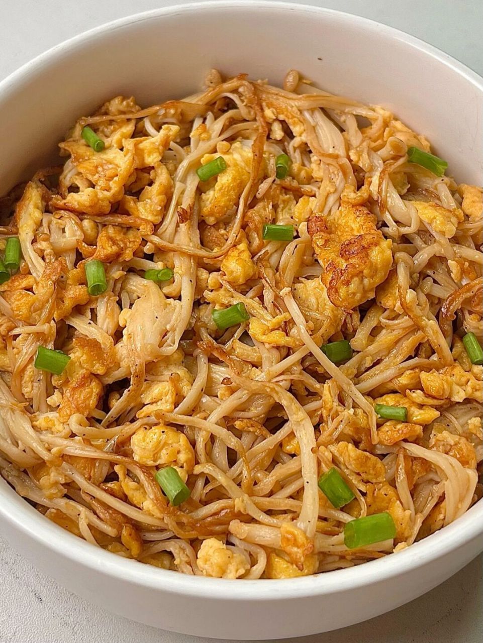 金针菇炒鸡蛋(金针菇炒鸡蛋要焯水吗)