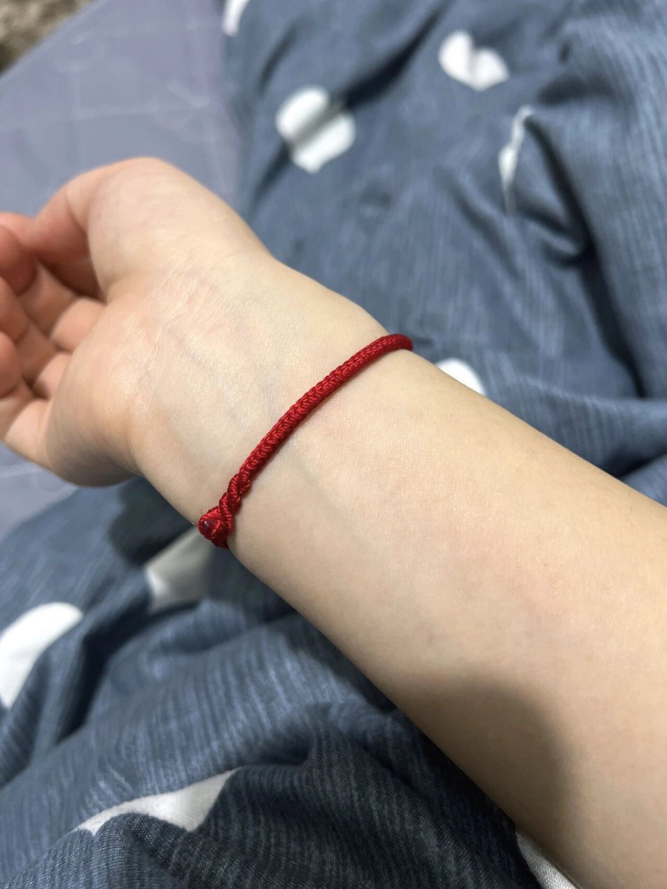 不懂就问结绳记的绳子为什么介么贵? 就这么一根红绳100元?