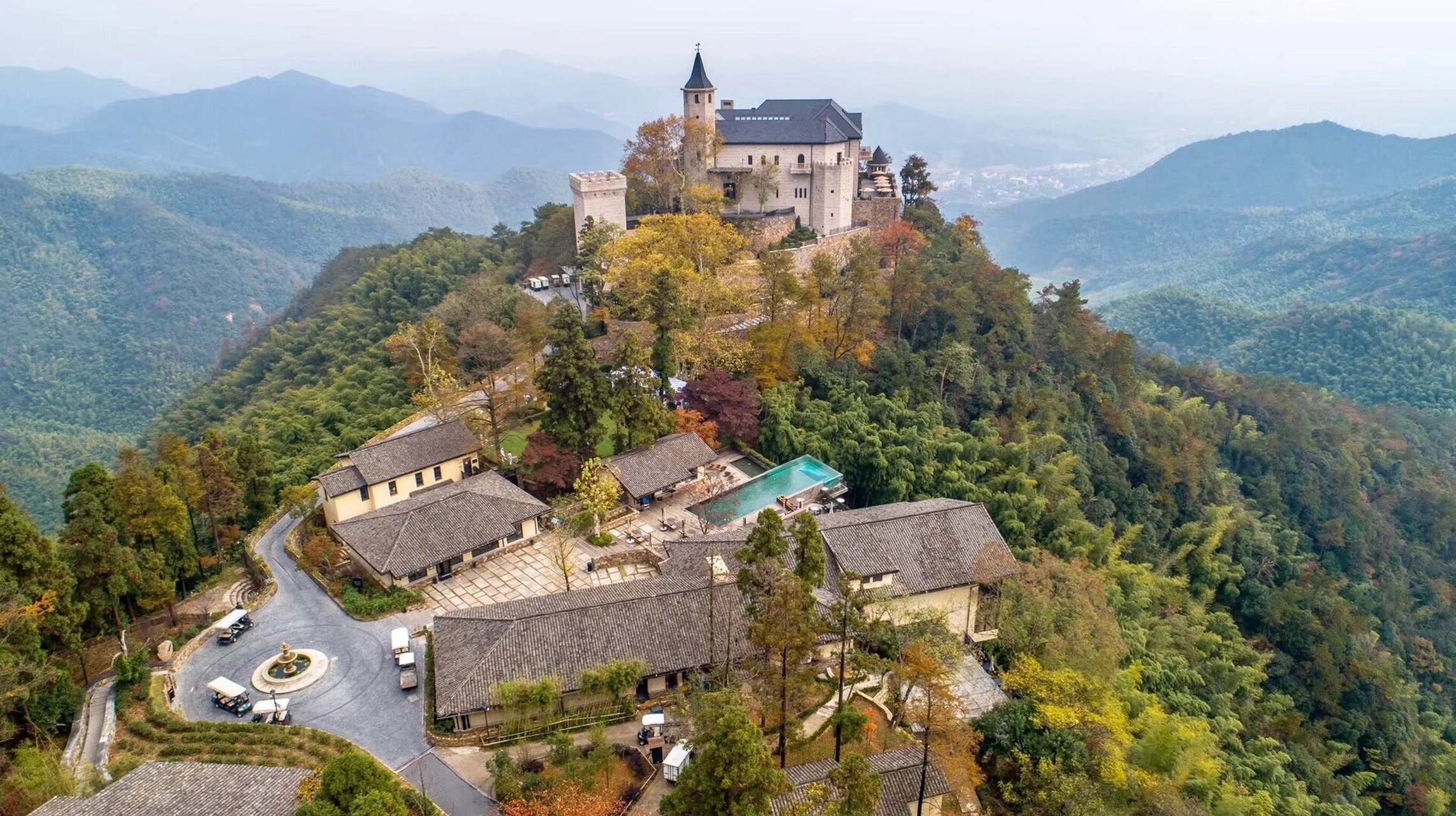 莫干山裸心堡度假村2晚2588活动价仅一天 裸心堡大家应该不陌生了吧?