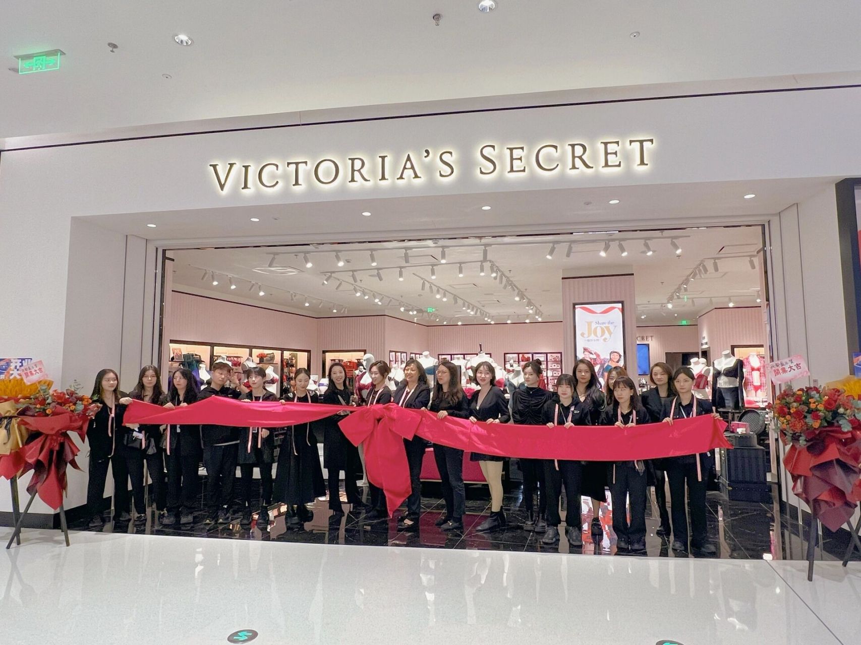 浅聊|时隔五年多成都终于开了第二家维密 96时间拉回今年6月份,第一