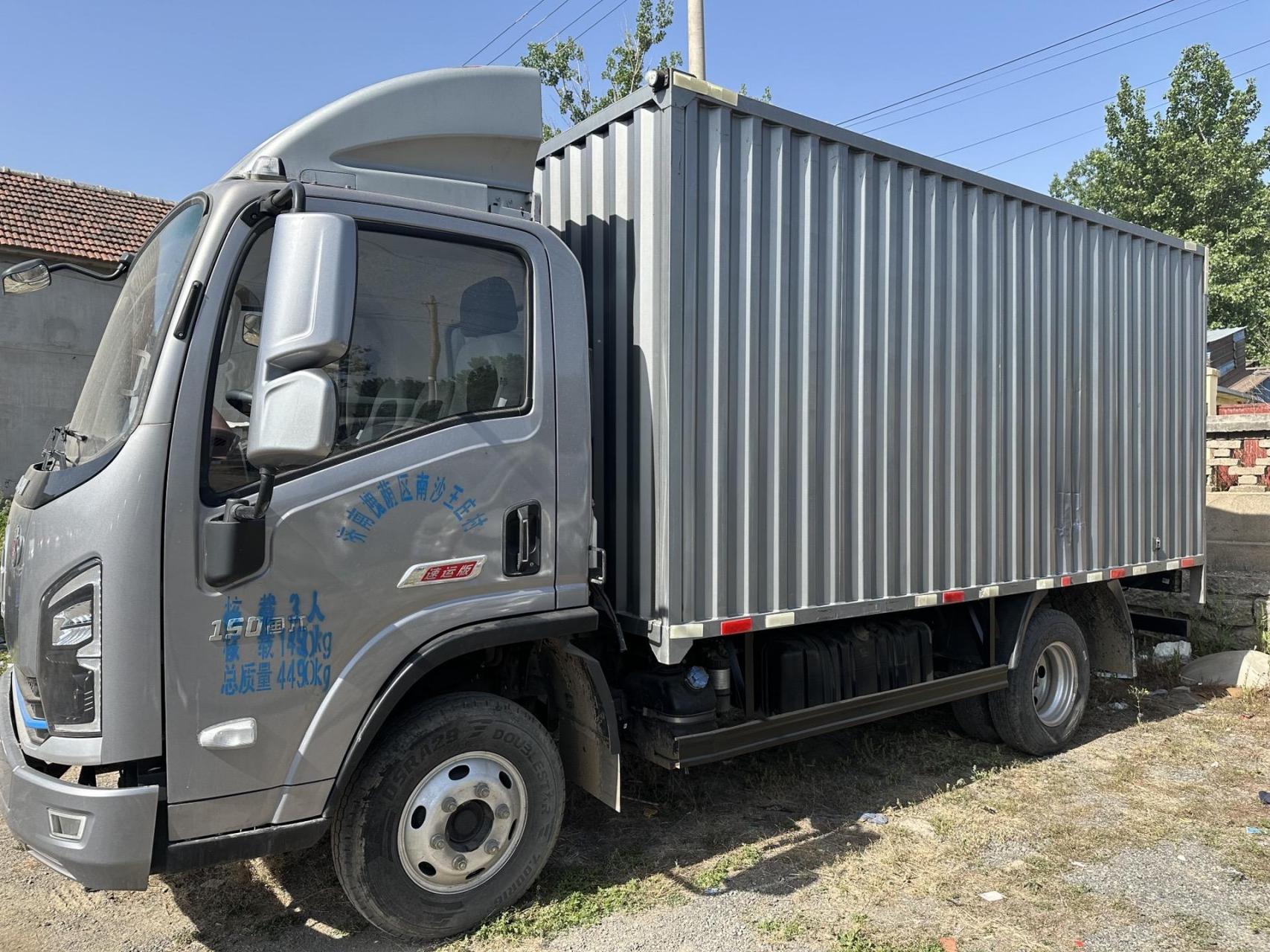 23年7月陕汽轩德翼 9,准新车,4.2米箱货,才跑了26000多公里,裸车12.