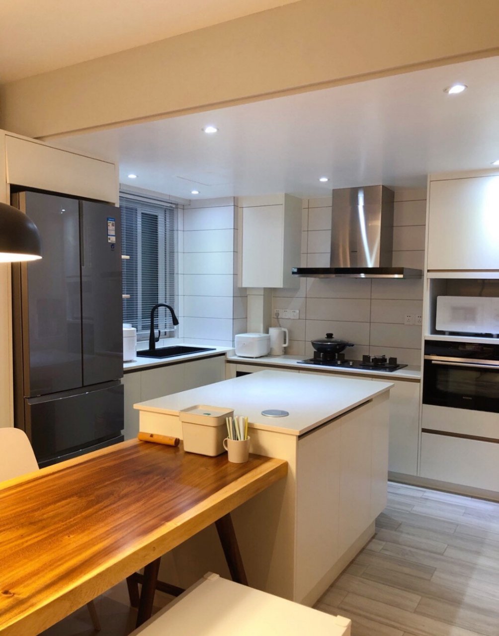 很多装修的朋友都在纠结,开放式厨房or封闭式厨房?