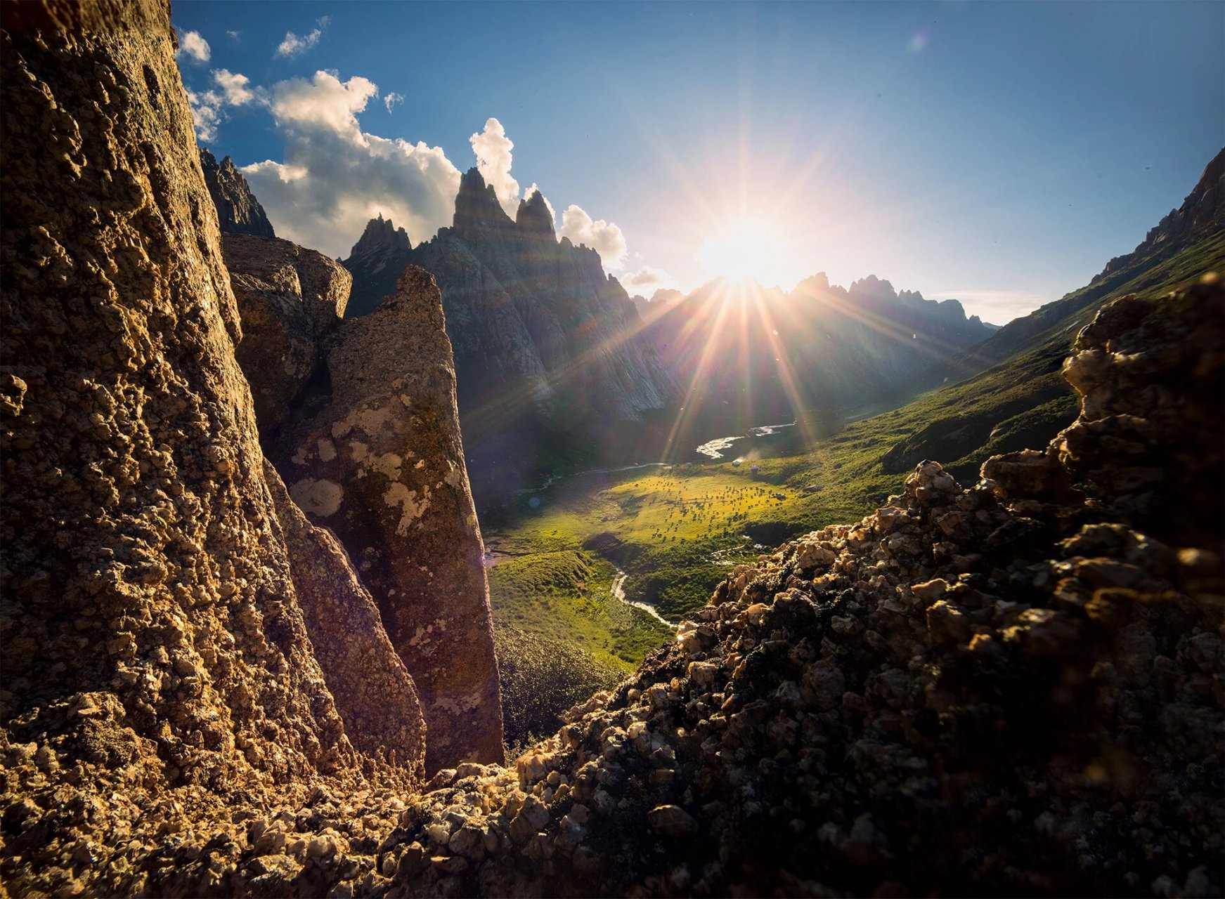 巴颜喀拉山脉 这是国内我最喜欢的徒步线路,连续走了几年,也只窥视了
