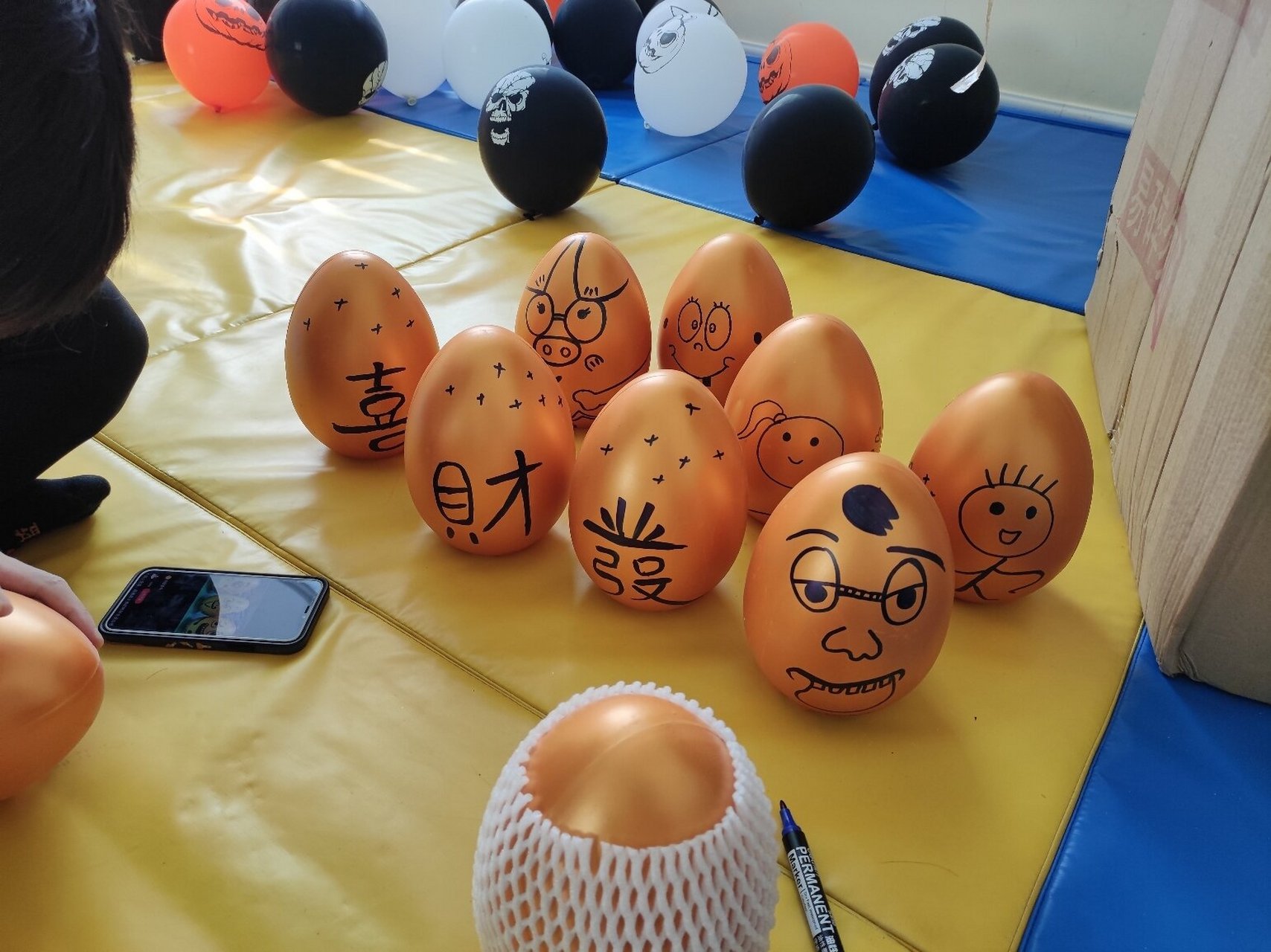 96简单的金蛋绘画