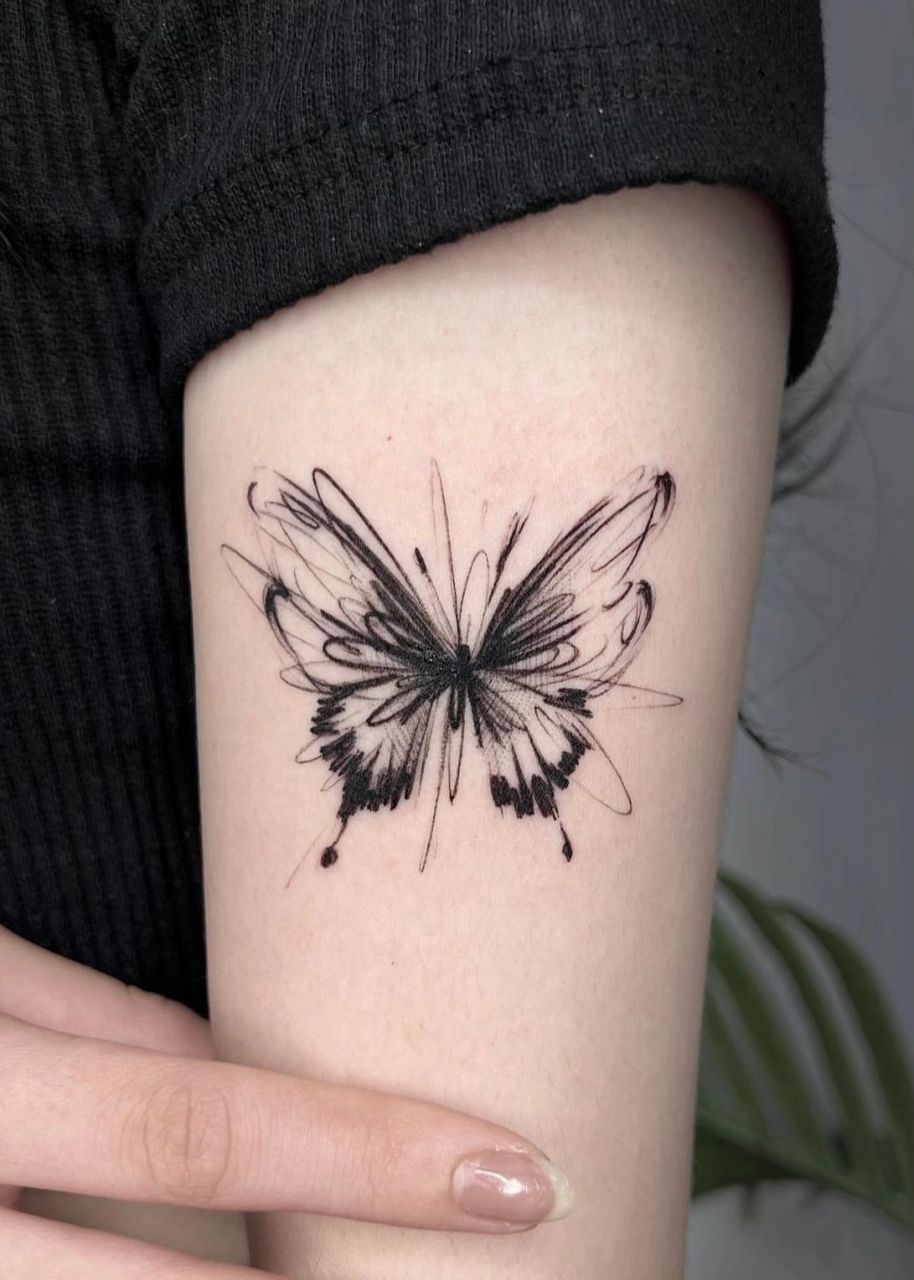 tattoo|蝴蝶纹身|小众纹身 随性而又简单 	 也适合做遮盖