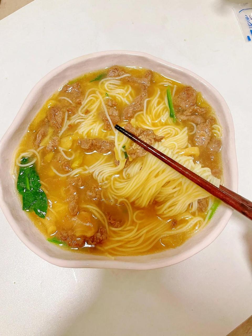 浓郁爽口的榨菜肉丝面!真正香迷糊了!