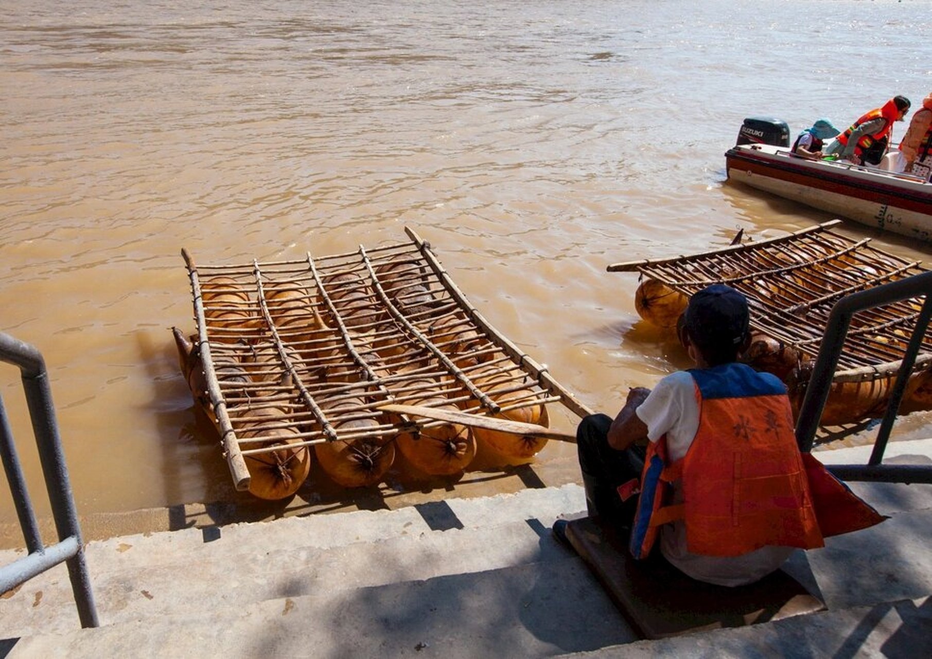 兰州,兰舟——黄河上的奇幻漂流之羊皮筏子 "黄河滚滚.