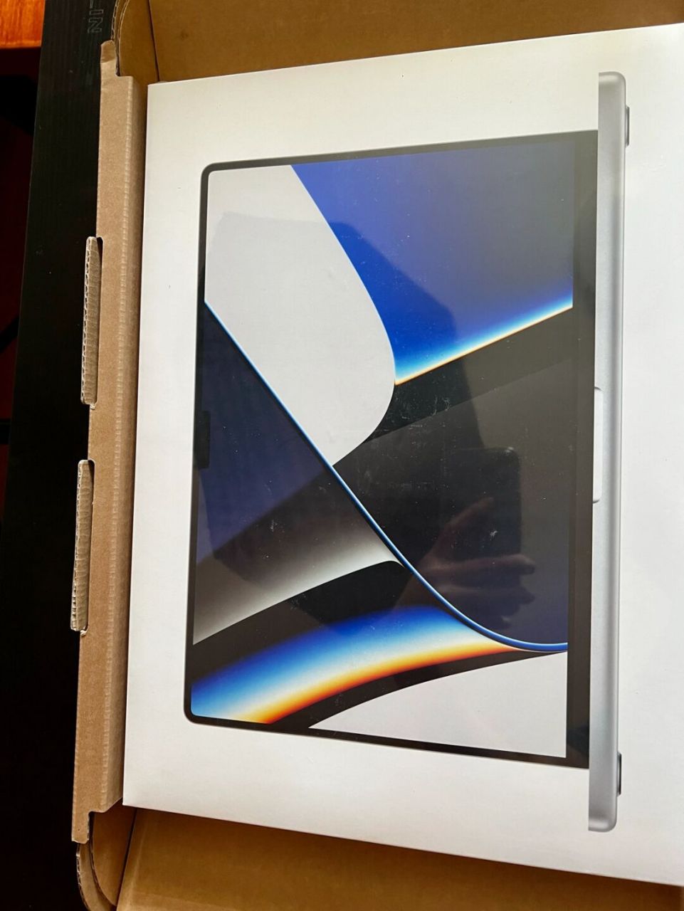 macbook pro 2021 16寸开箱 1tb乞丐版底配完全够用 	 买电脑送屏幕