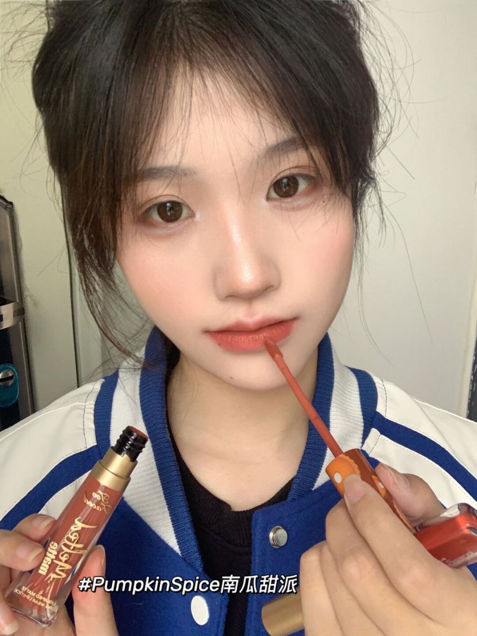 最近总有粉丝私信问我口红什么色号用的什么高光～宠