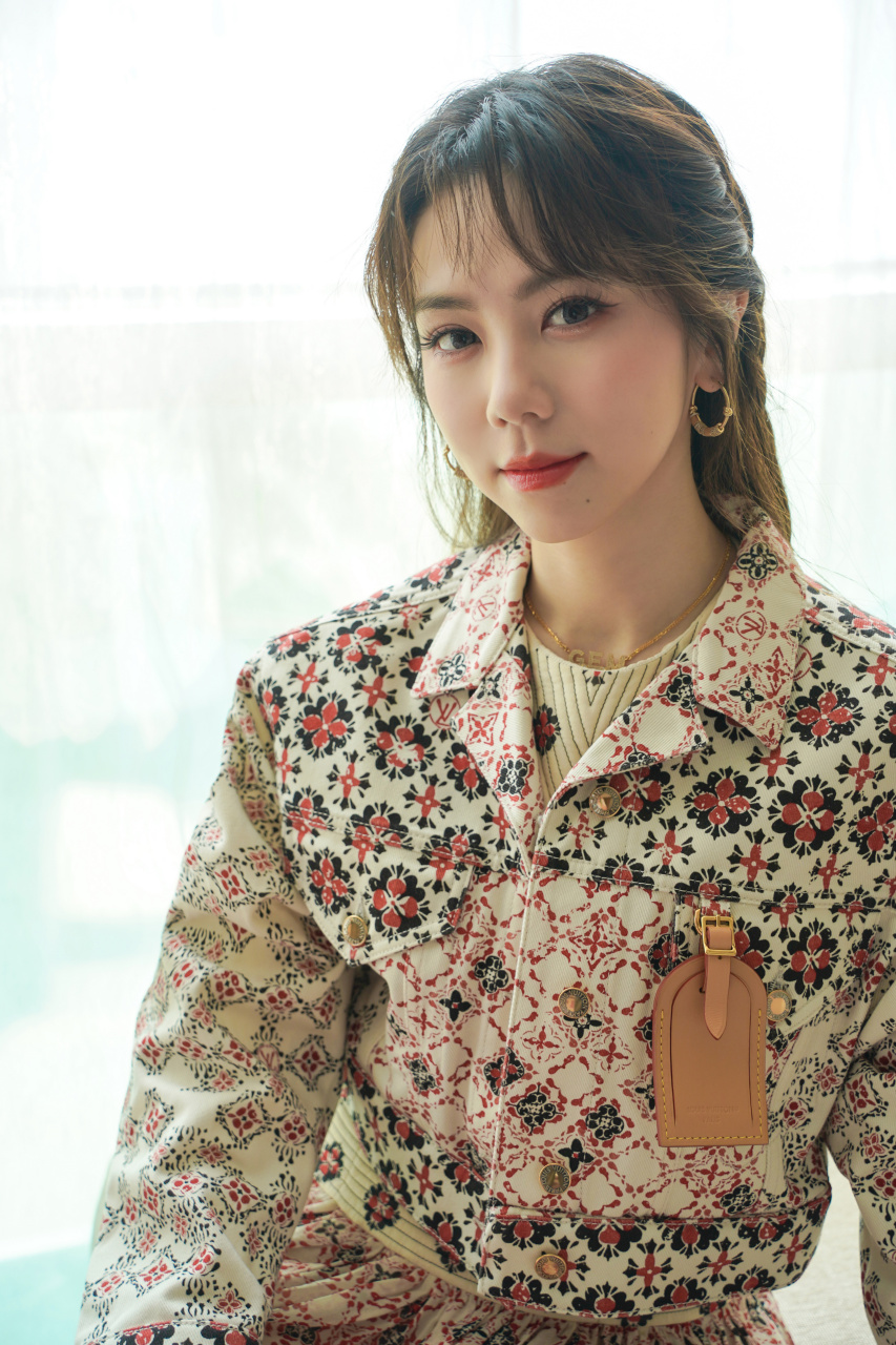 邓紫棋# |#时光音乐会老友记# 十二年前,gem鄧紫棋初踏红馆,第一次