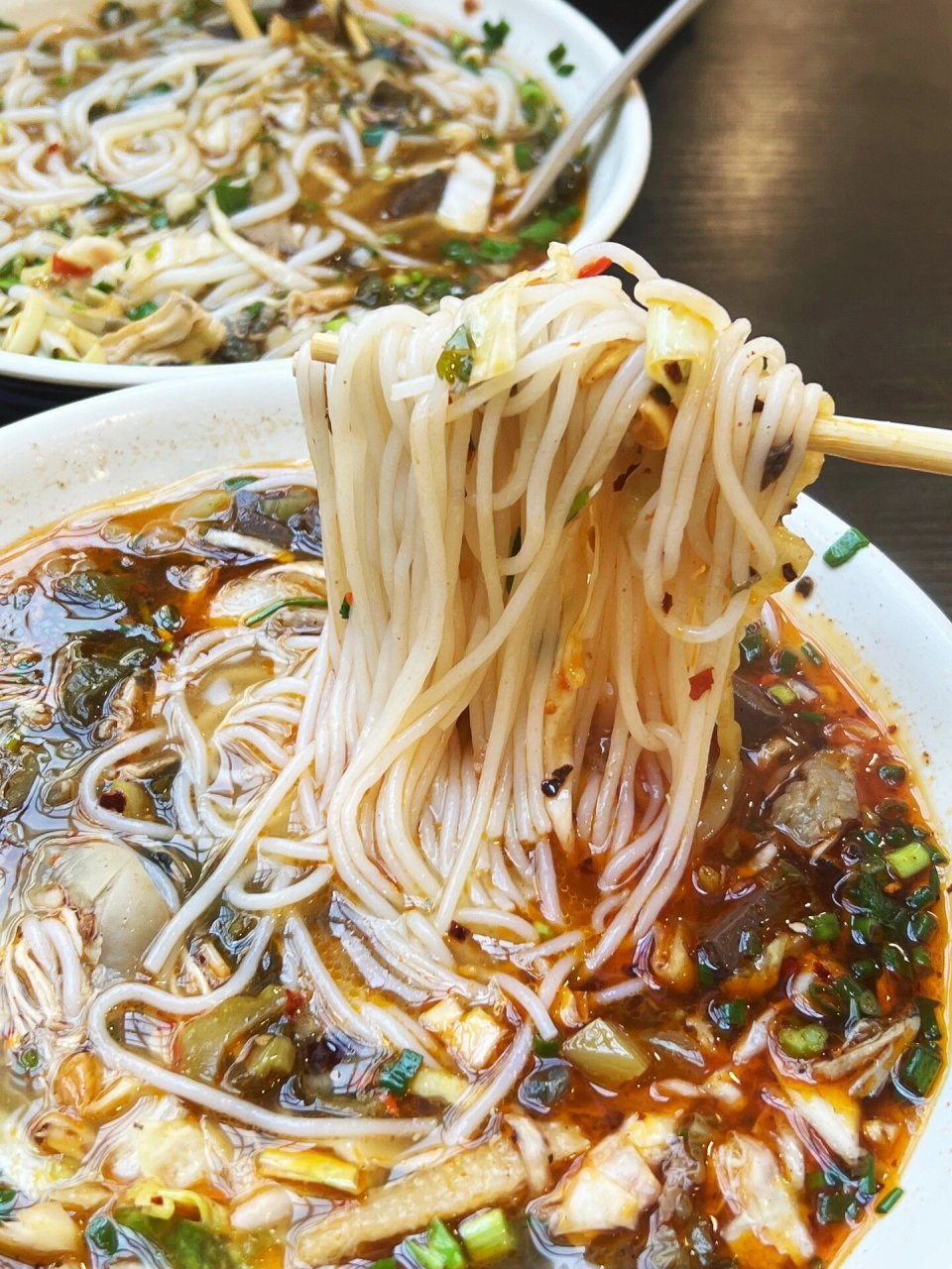 昆明|藏南亚的手撕鸡米线97上班族天天排队 我坠爱的云县手撕鸡米线