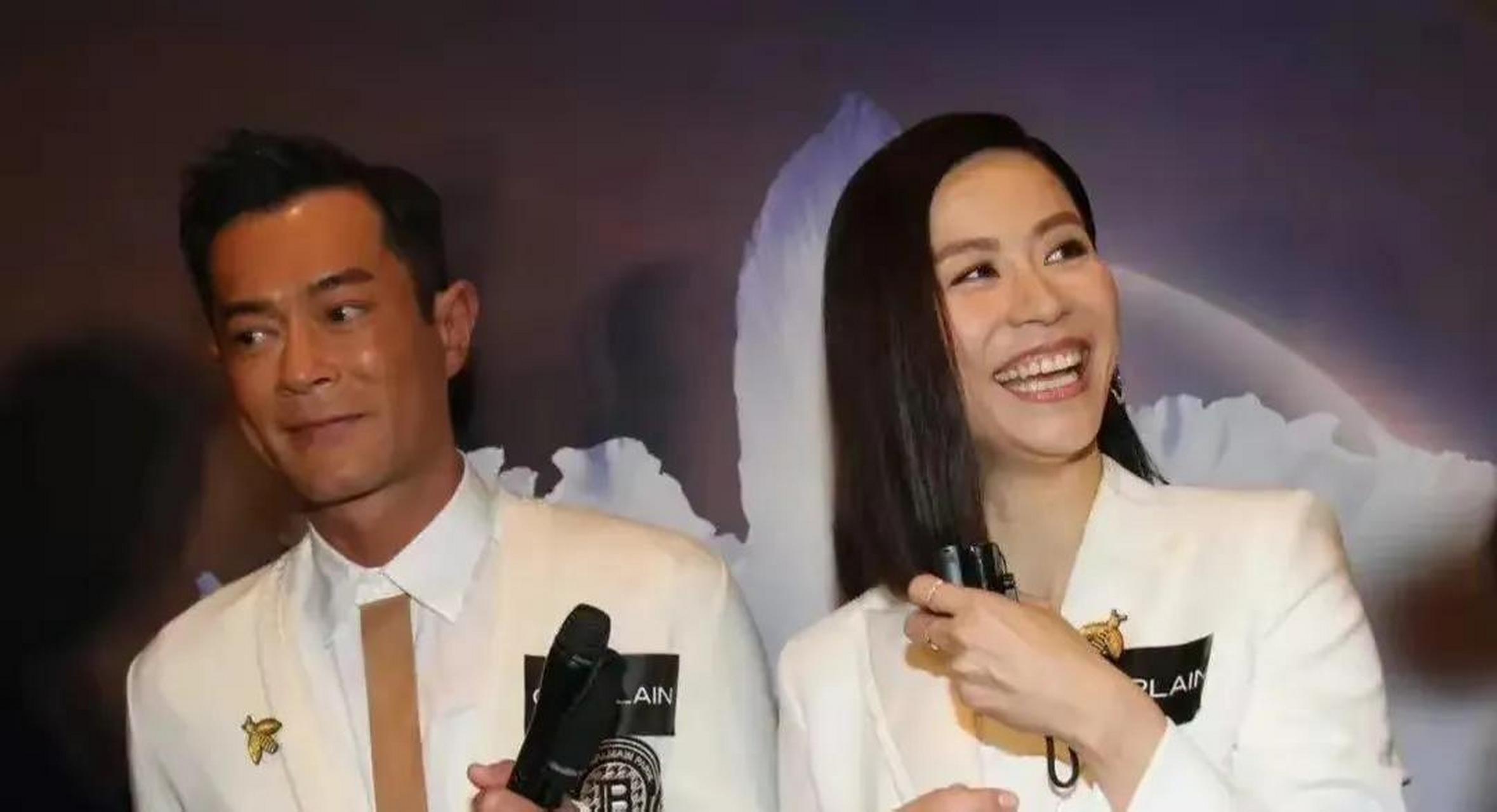 女明星应该都很喜欢和古天乐一起合照吧,毕竟跟他同框能被衬托的更白!