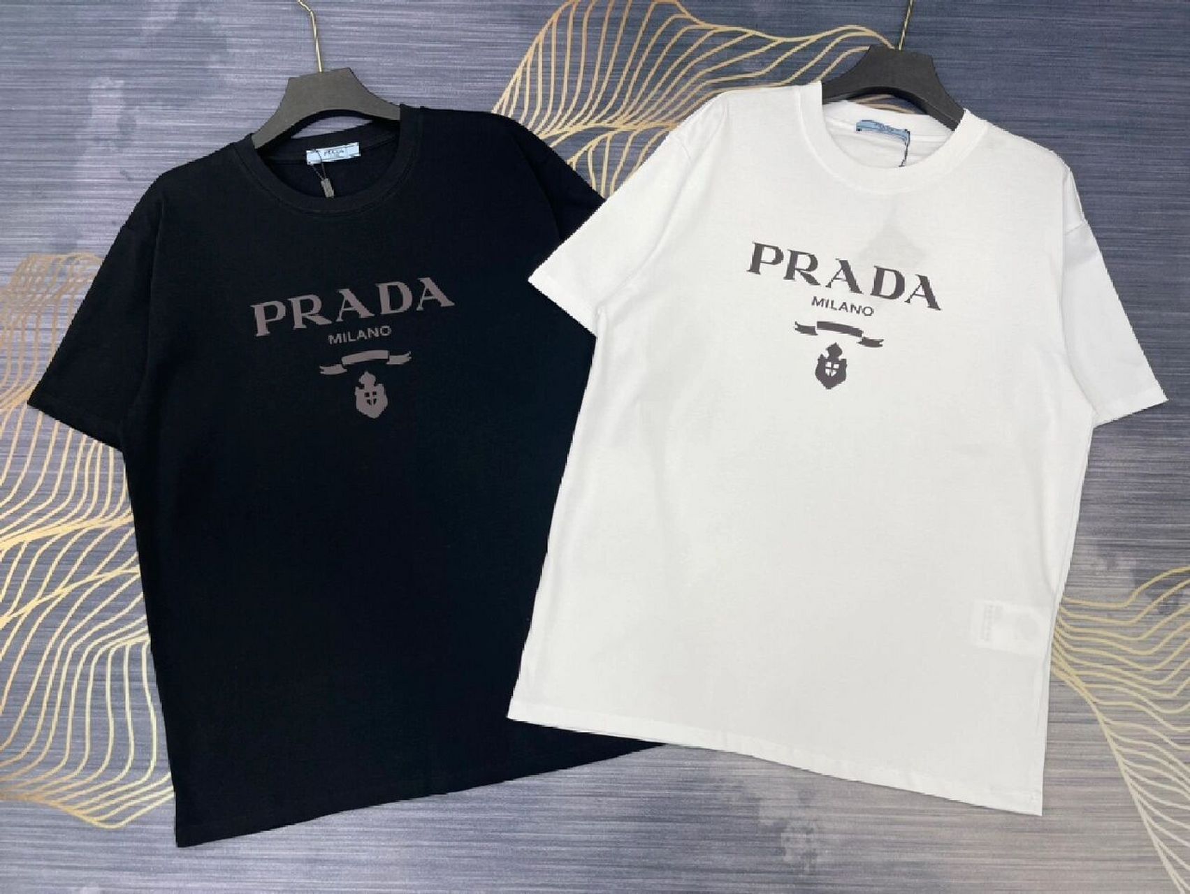 prada普拉达82152023春夏新款字母logo短袖t恤 prada普拉达82