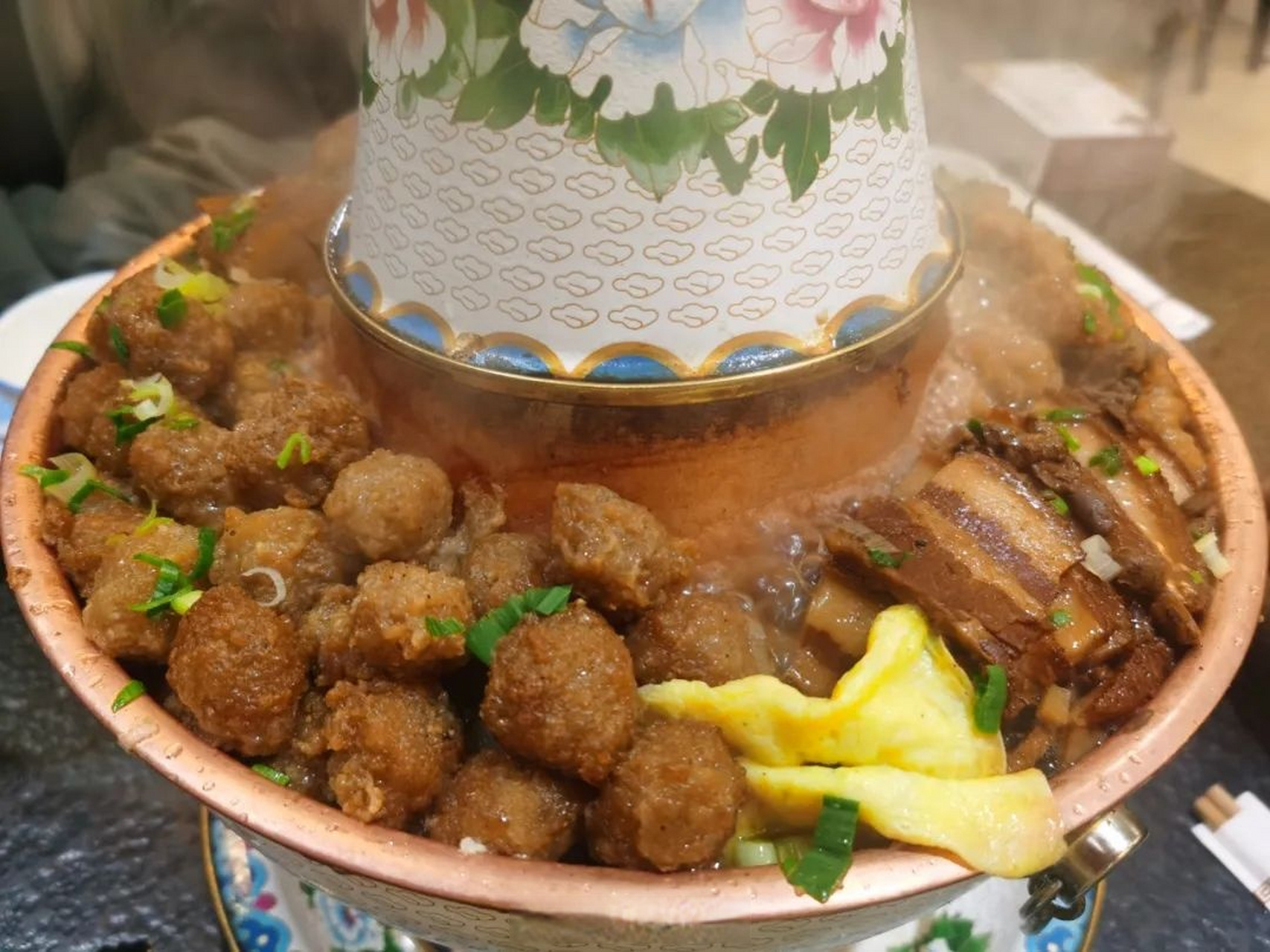 所以不妨寻一个阳光明媚的好日子,与三五好友一起探索武都的美食江湖