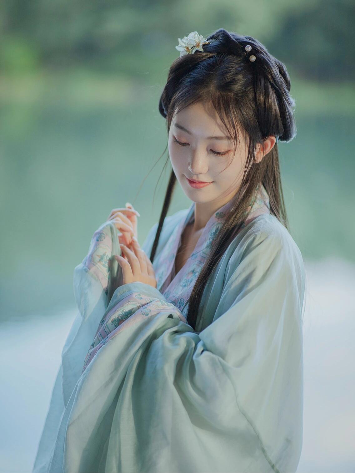 淡烟流水画屏幽|诗词里婉约清冷的江南女子 栋栋约我拍的一组汉服写真
