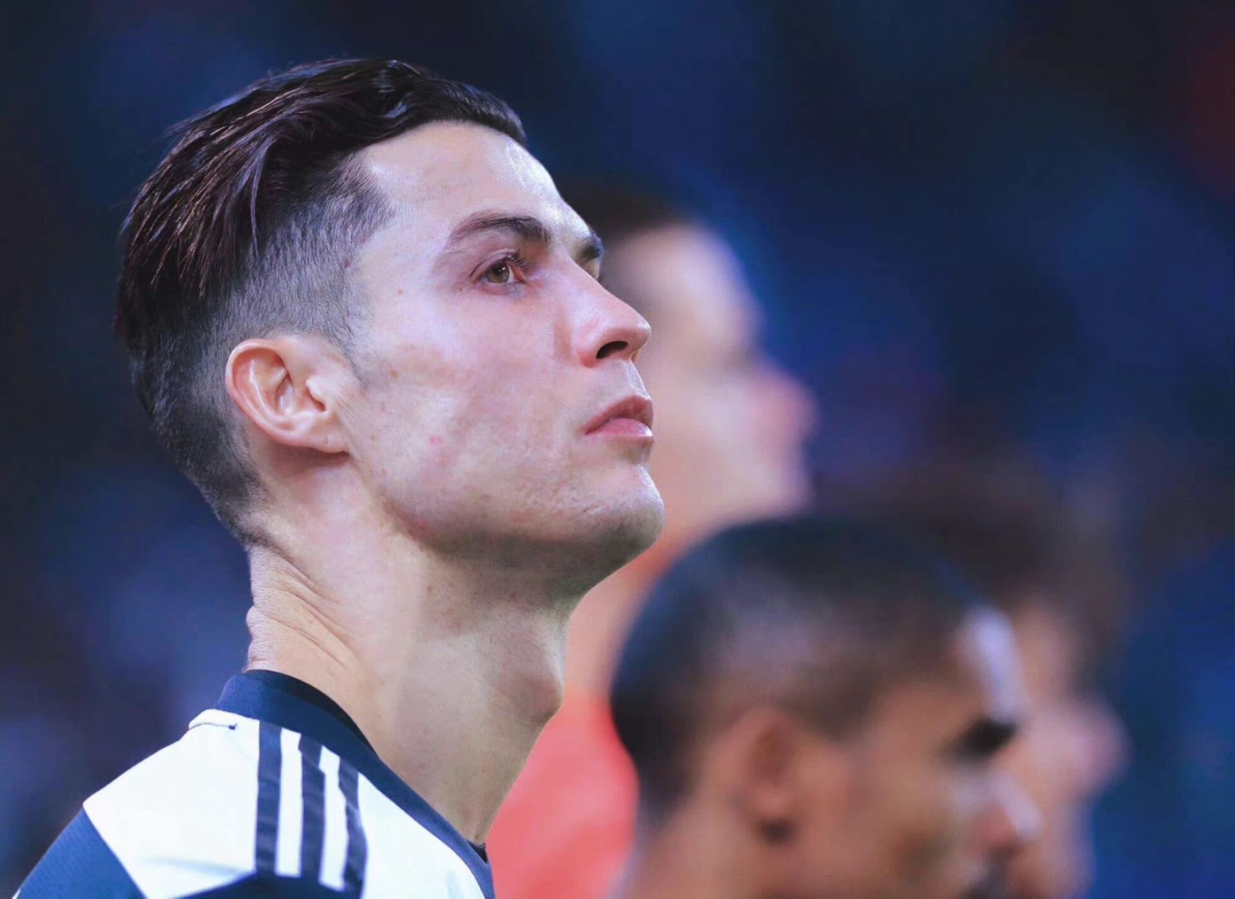 尤文时期的c罗长发 都说尤文时期的c罗长发最帅,这组图我比较喜欢.