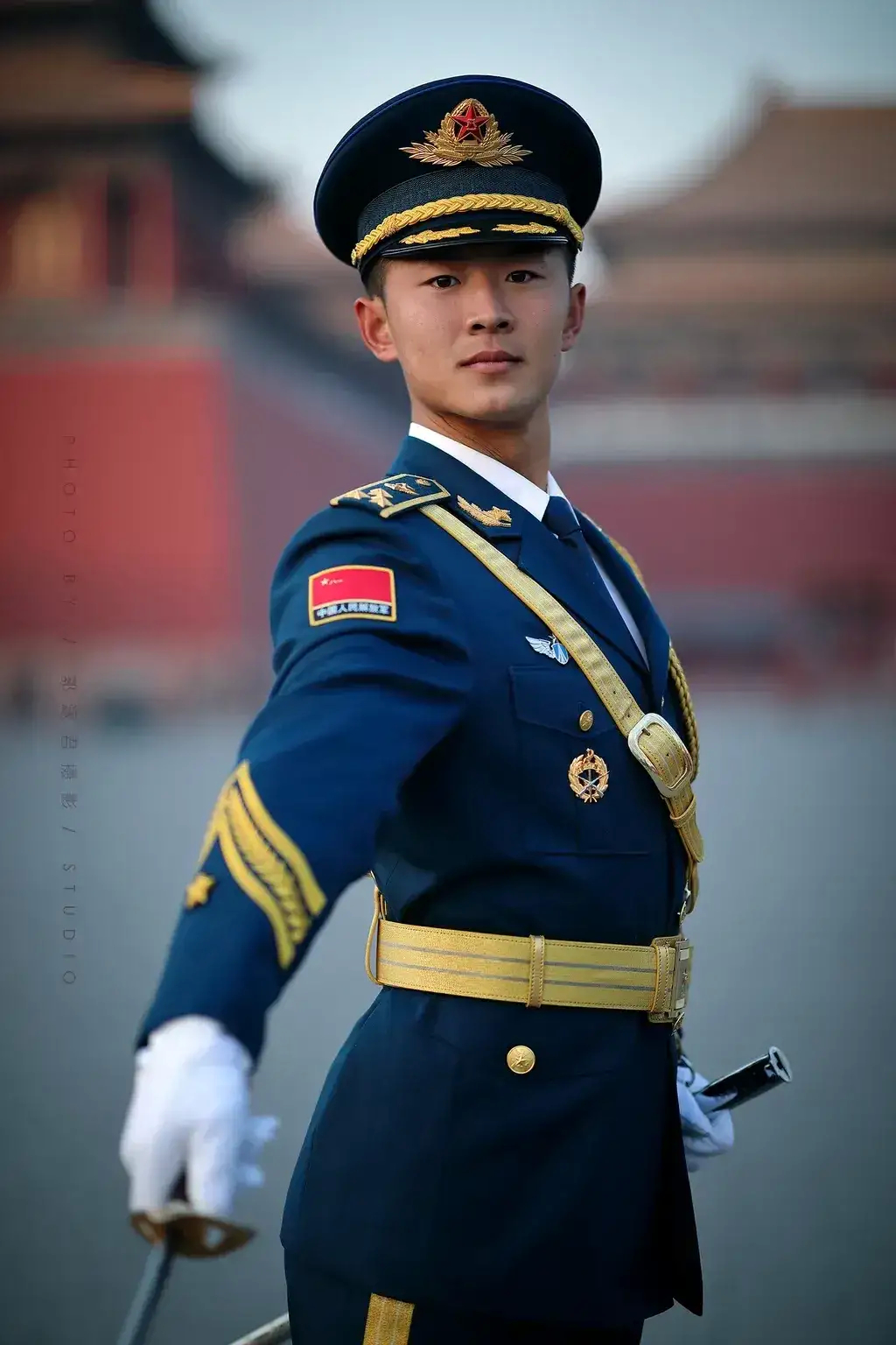 中国军人,世界最帅![威武][威武]