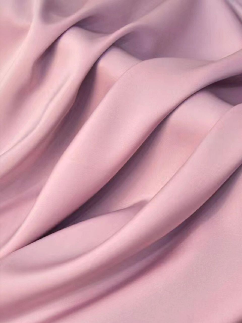 两分钟面料课堂|你还在认为聚酯纤维廉价吗 聚酯纤维也叫涤纶,是1941