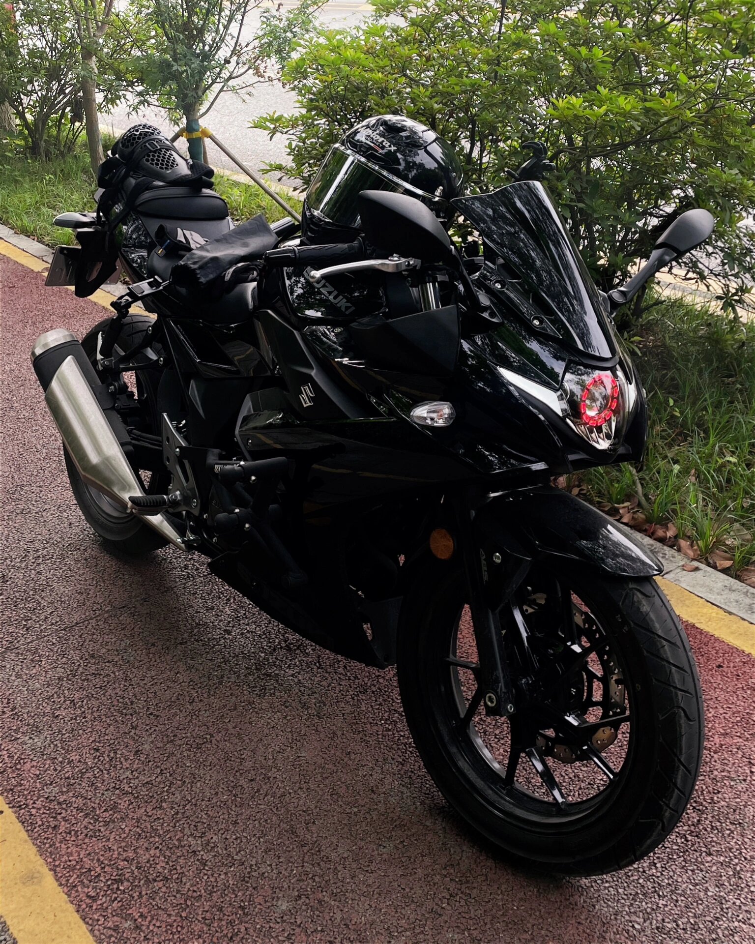 gsx250天使眼 好久没发小黑d发一下