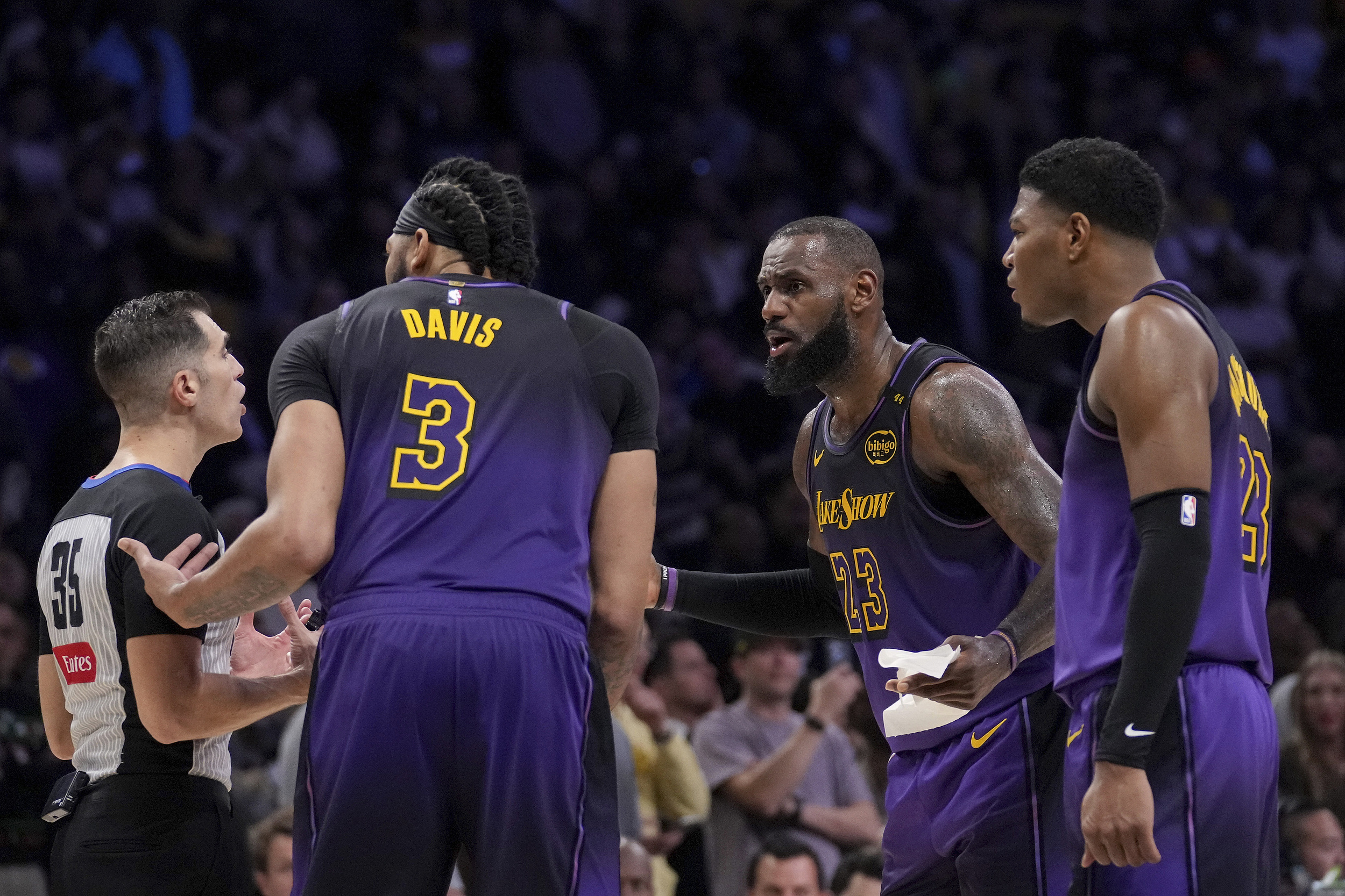 星空体育官网入口-湖人客场险胜快船,詹姆斯杀出重围再献绝杀-第2张图片-星空体育官方网站 星空体育官网入口-湖人客场险胜快船,詹姆斯杀出重围再献绝杀-第2张图片-星空体育官方网站