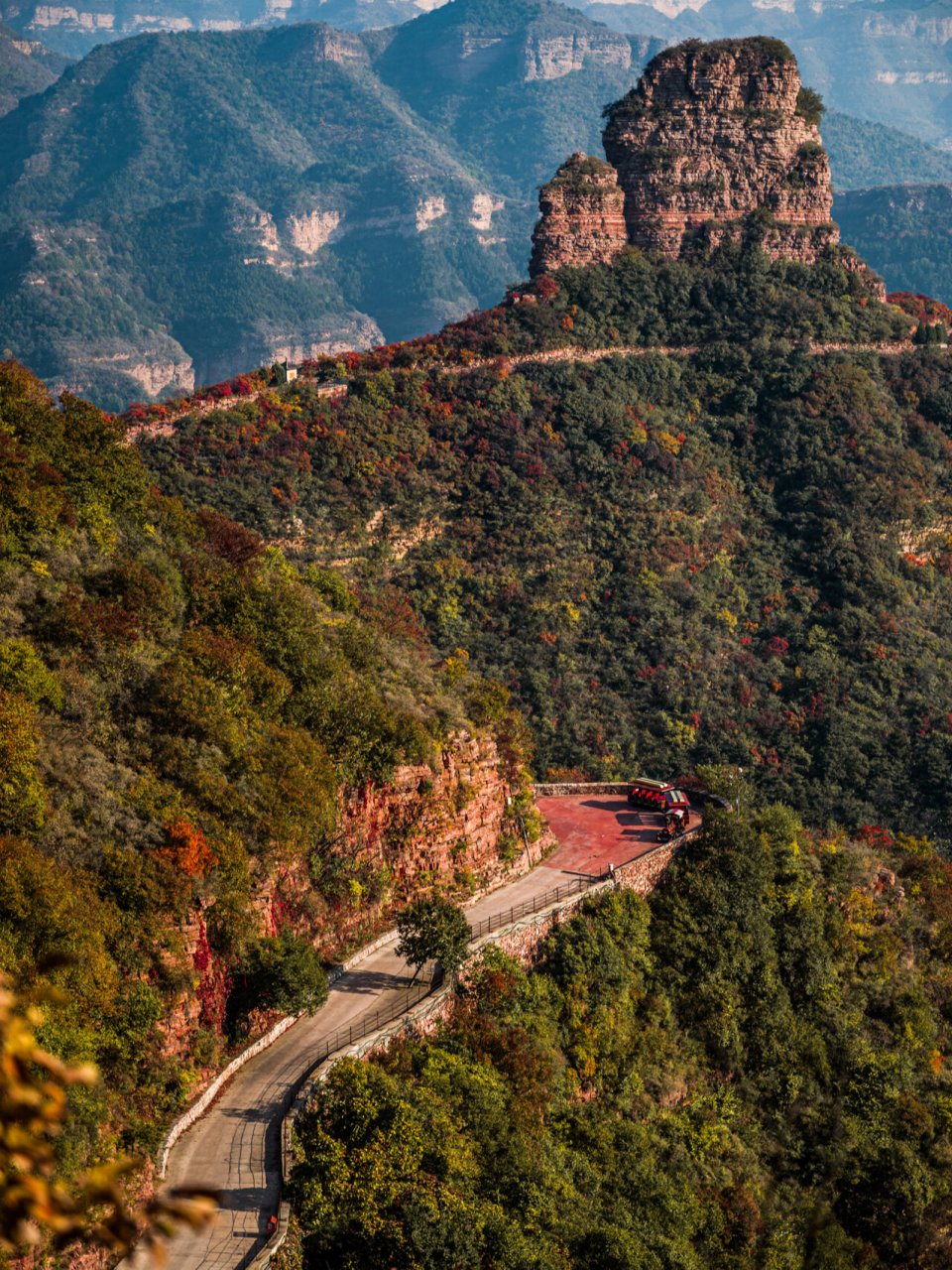 京娘湖 京娘湖风景区,位于河北省邯郸市武安市西北部山区的口上村北