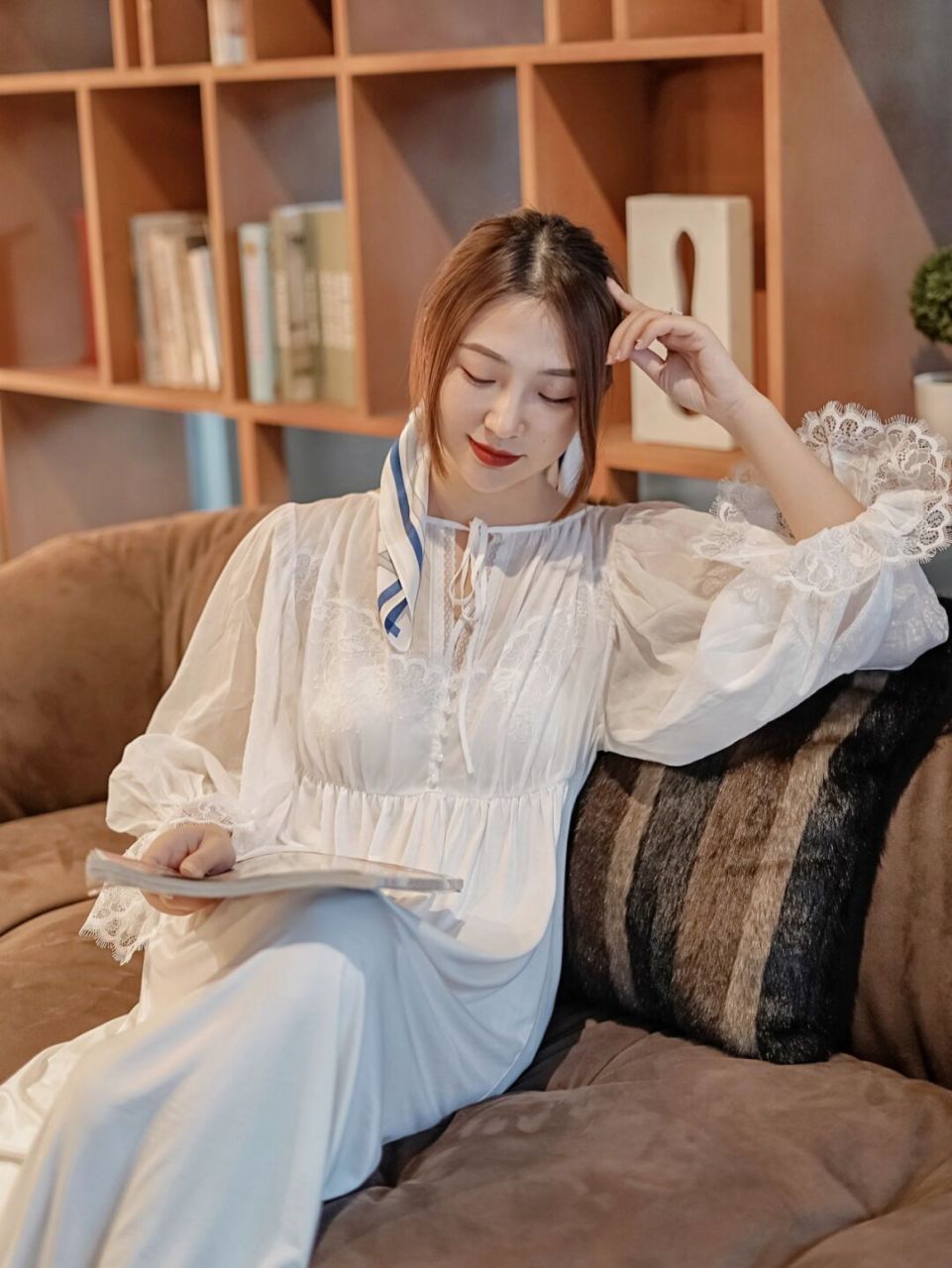 宅在家里的慵懒时光 喜欢给生活一些小小的仪式感 换上舒适自如的睡衣