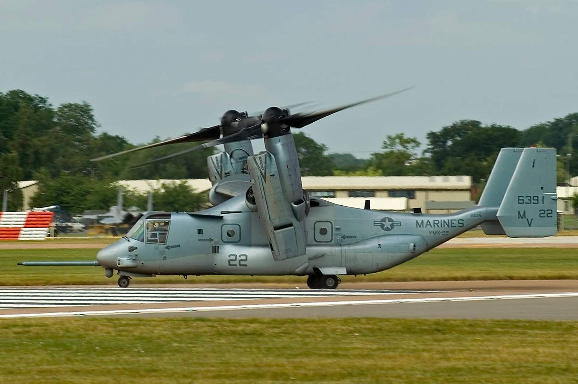 22b 鱼鹰的新涂装. 主要测试其低可探测性性能