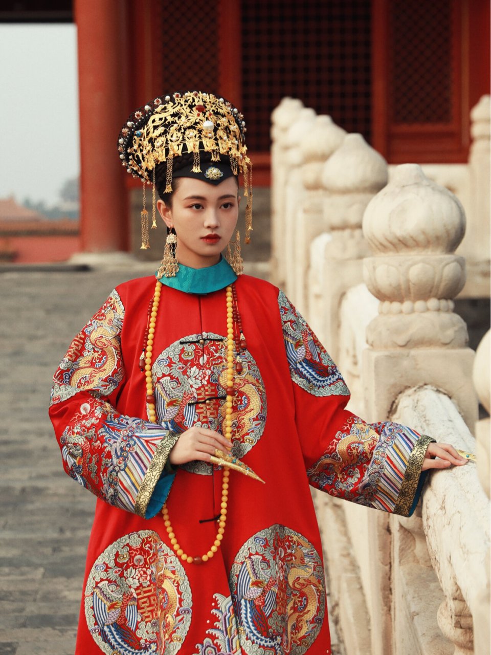 清朝大婚造型|吉服 安利下这个造型 红色机绣八团龙凤双喜棉褂 这款