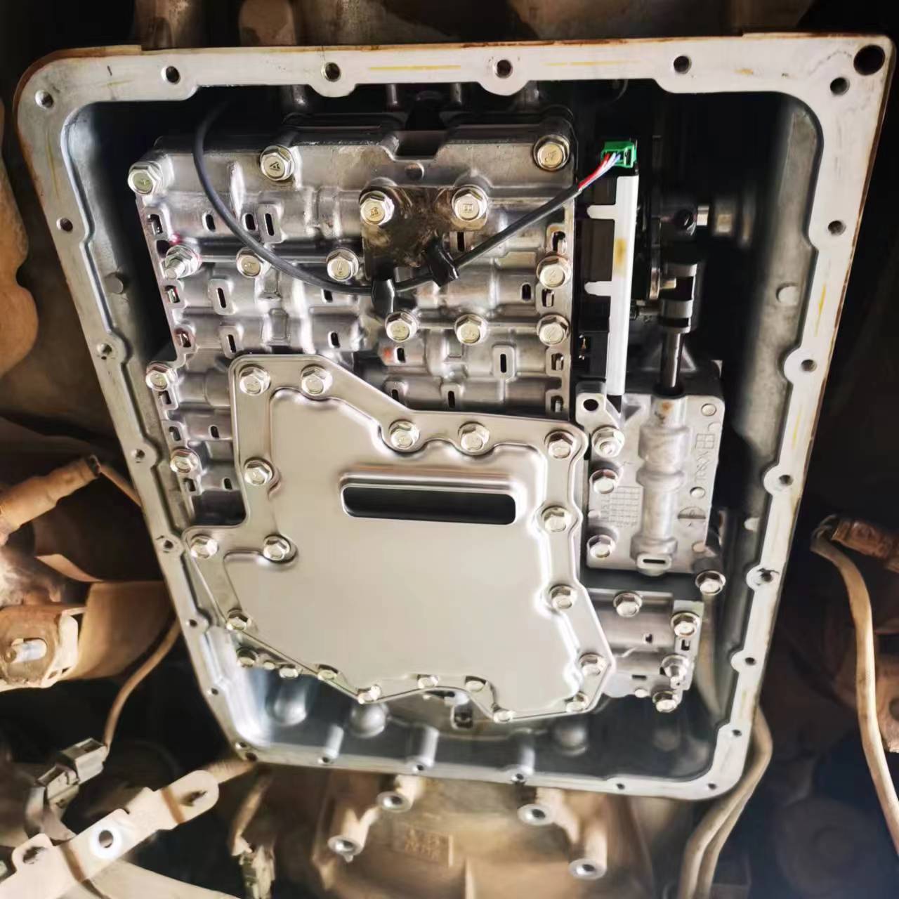 英菲尼迪q50s更换原厂变速箱阀体总