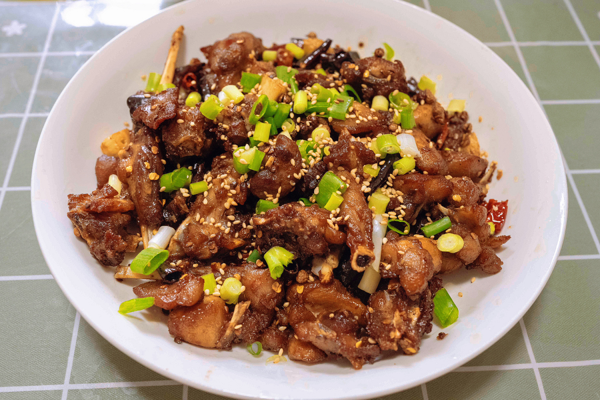 干煸兔肉～～麻辣可口 今天做一道不太家常的菜,干煸兔肉,不喜欢兔肉