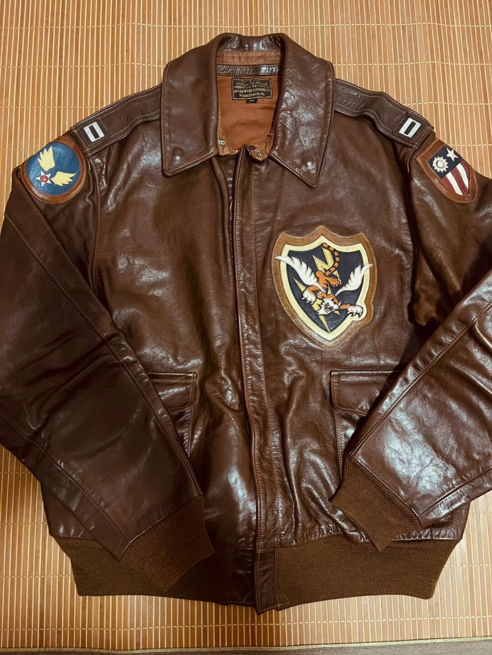 二战美军飞虎队a2飞行员夹克 我使用的eastman早些年制作的飞虎队a-2