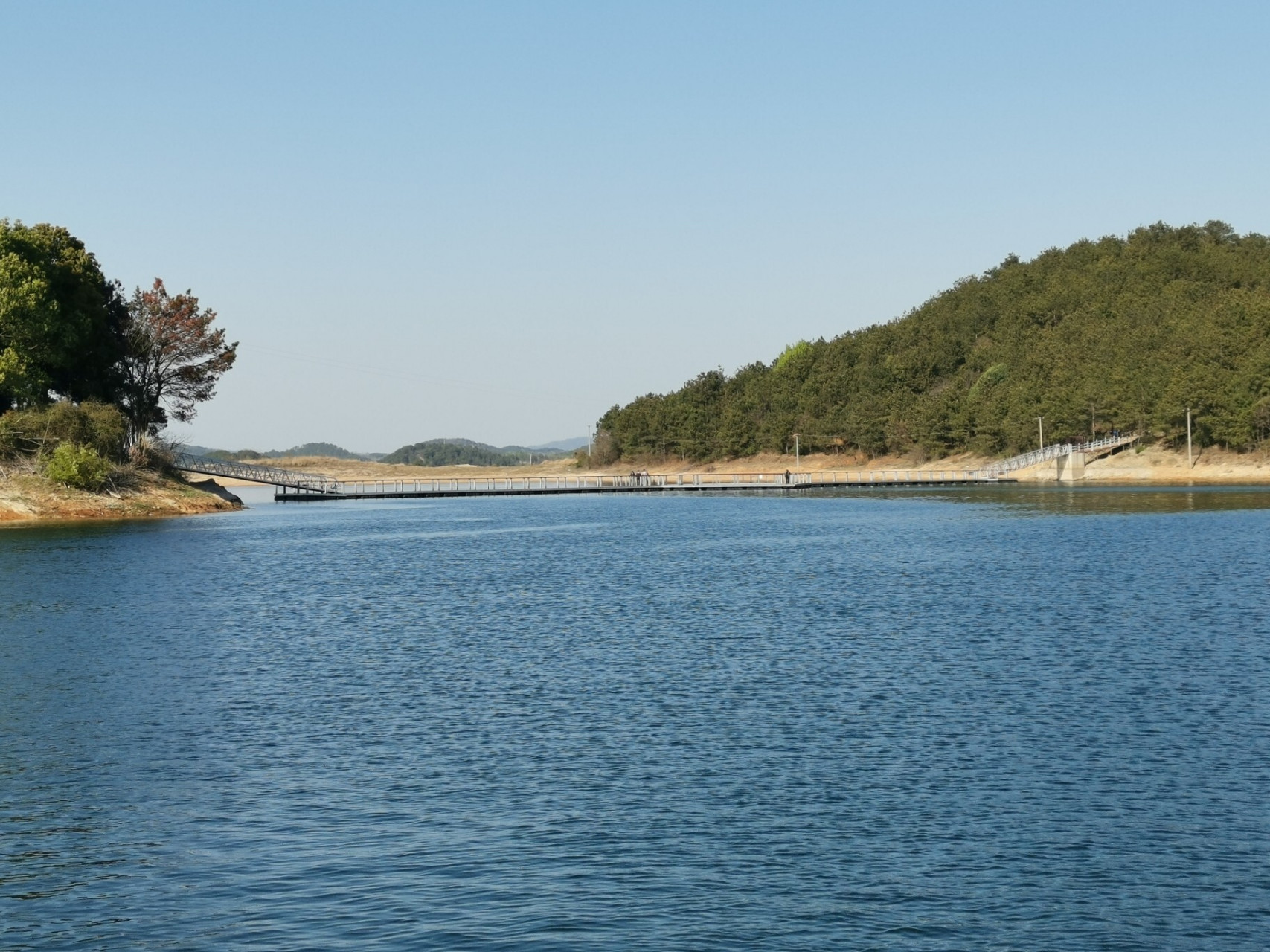 麻城浮桥河国家湿地公园 麻城浮桥河国家湿地公园位于鄂豫皖三省交界