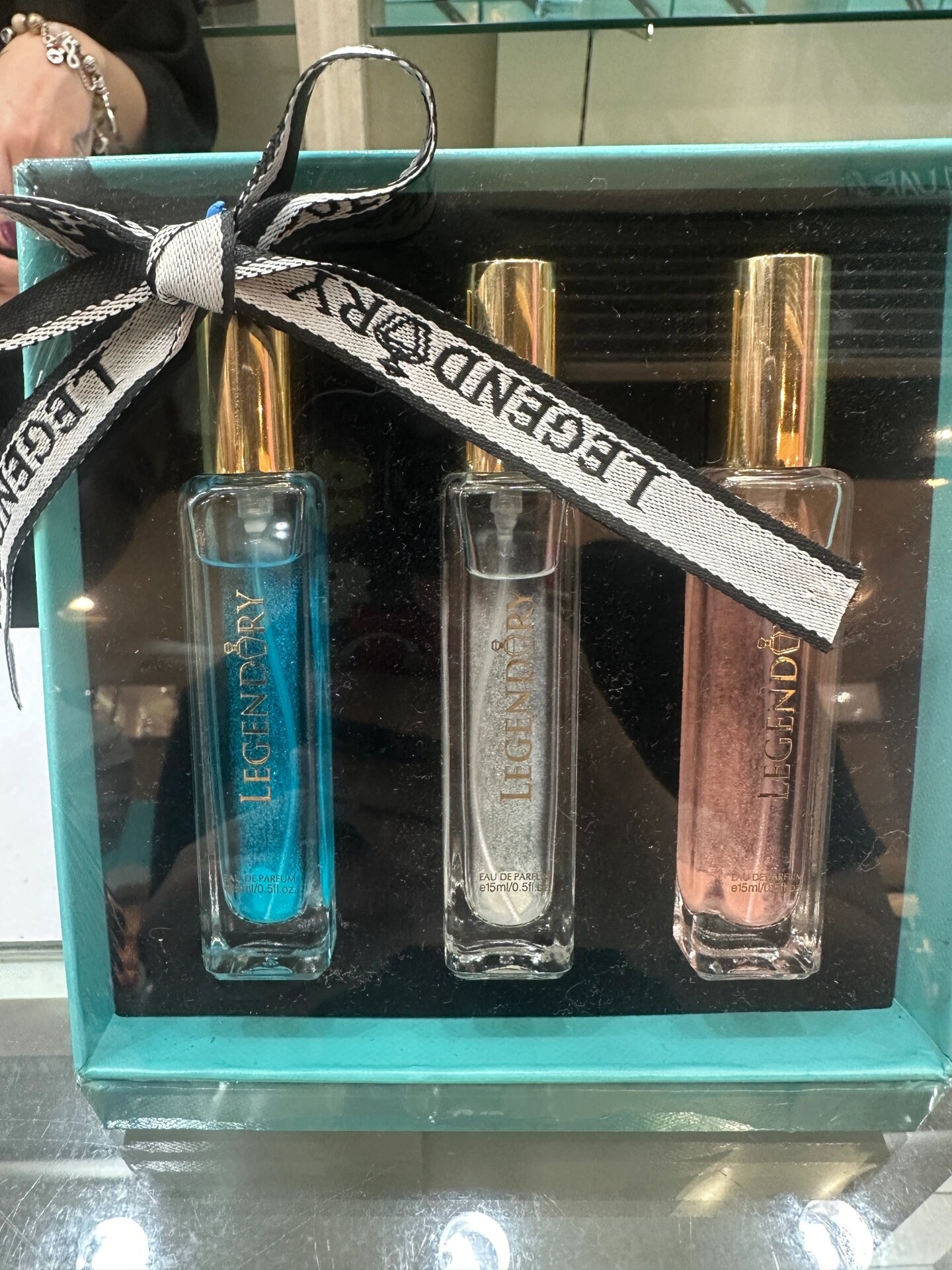 兰花香水不亏为马来西亚特产 兰花香水味道清新,有一款西瓜味道很是