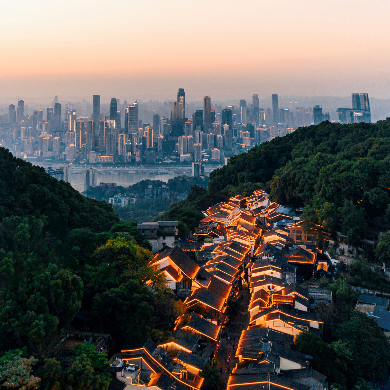 重庆黄桷垭老街 | 山上的街市 山上有街 远处是城 这里是黄桷垭老街