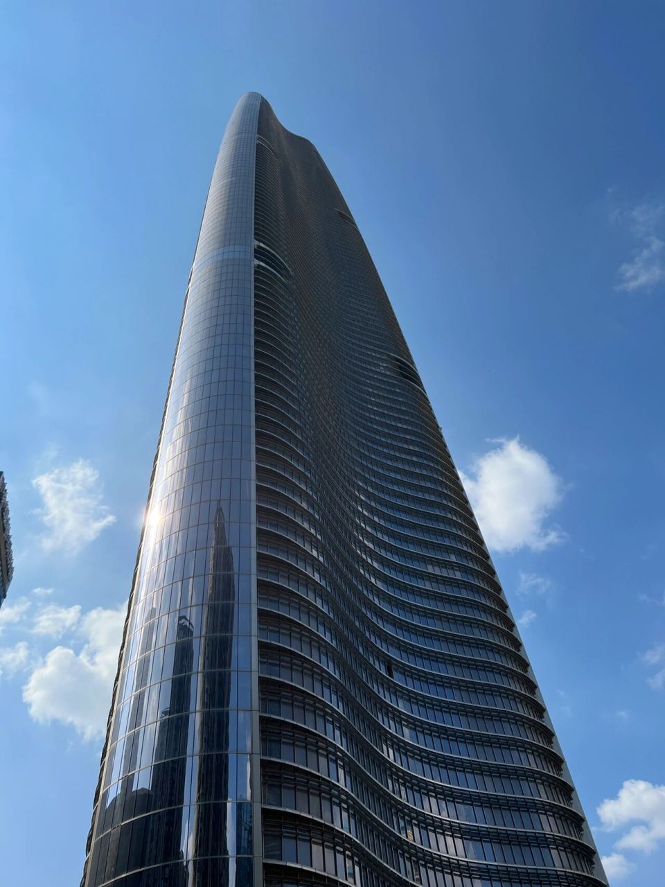 登顶华中第一高楼——武汉绿地中心99 曾经的绿地606,有说高达636米