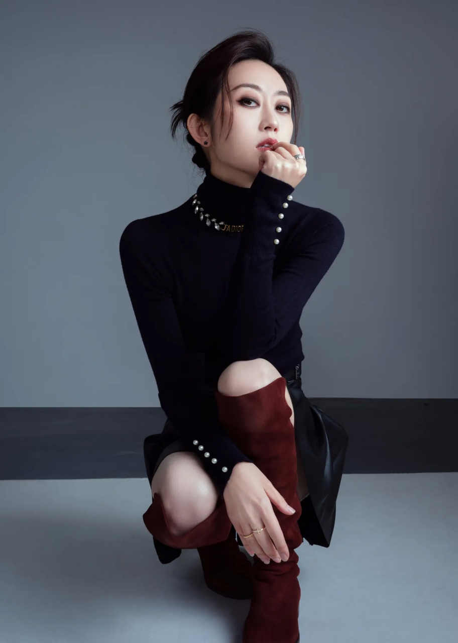 刘芊萤烈焰红唇, 以热爱为风帆,以汗水为信仰, 不懈努力,御风逐梦!