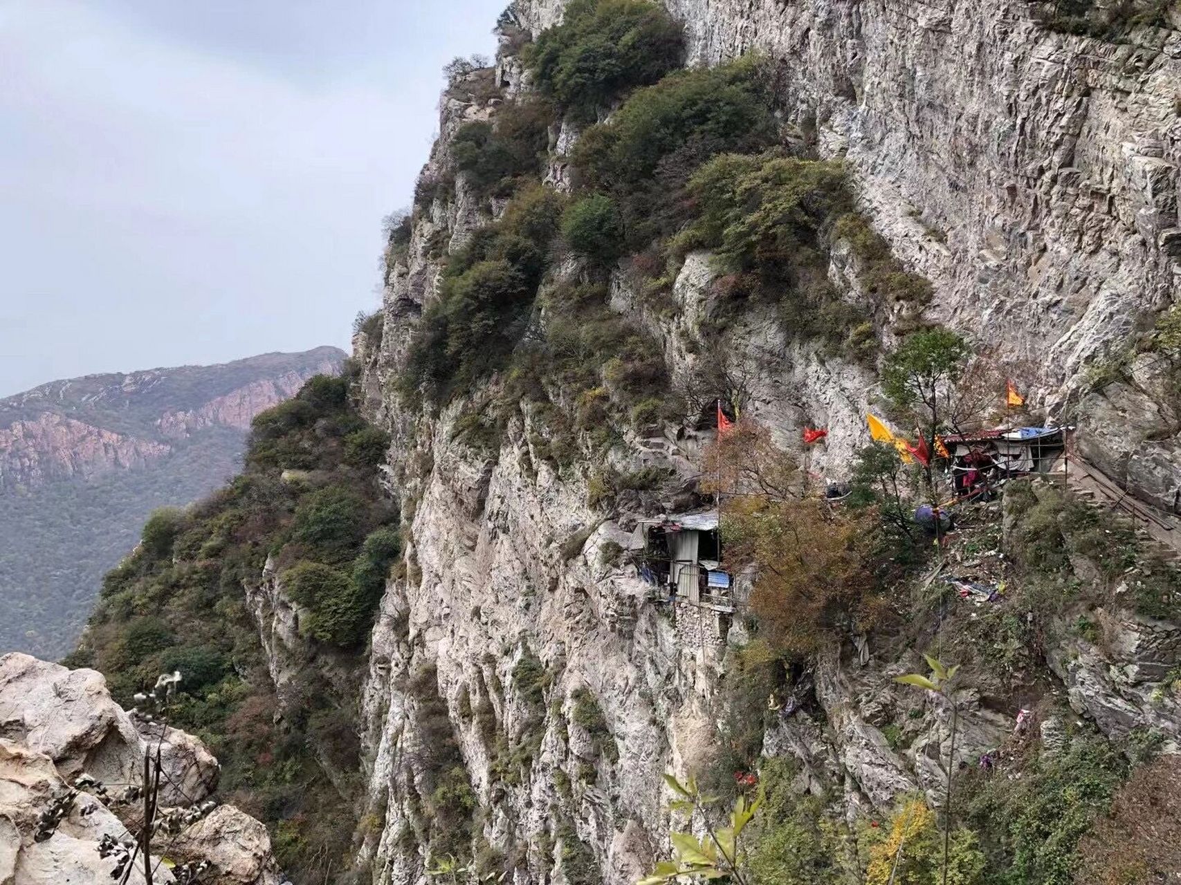 中灵山无生老母道场祖庭 徒步河南灵山中灵山7715感受那灵气十足