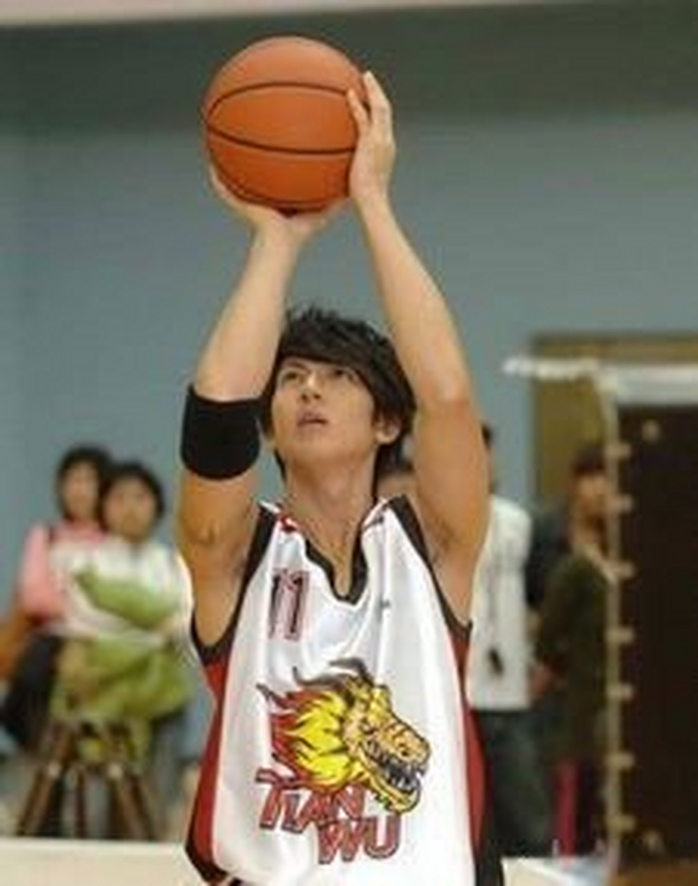 吴尊发型篮球火图片