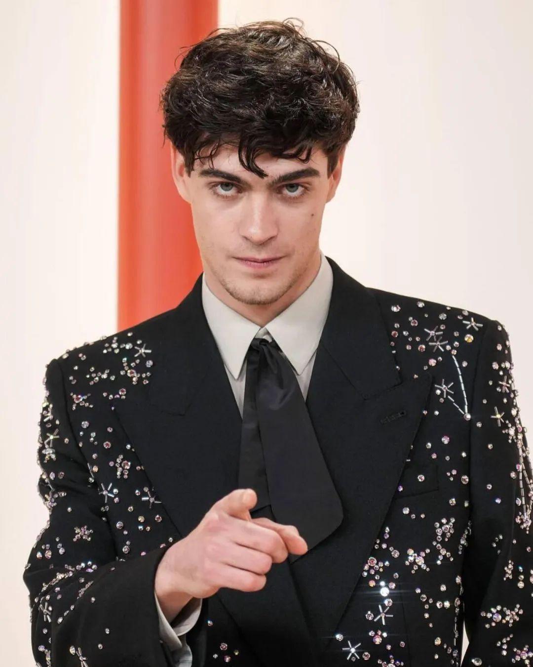 来自意大利的00后男演员lorenzo zurzolo