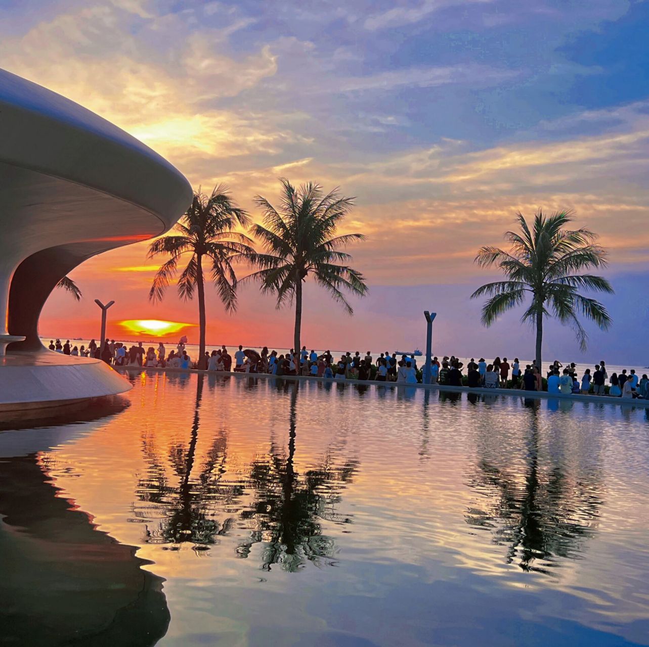 海口|云洞图书馆 日落时分的风景真的很漂亮,拍照也很出片,不过不用去