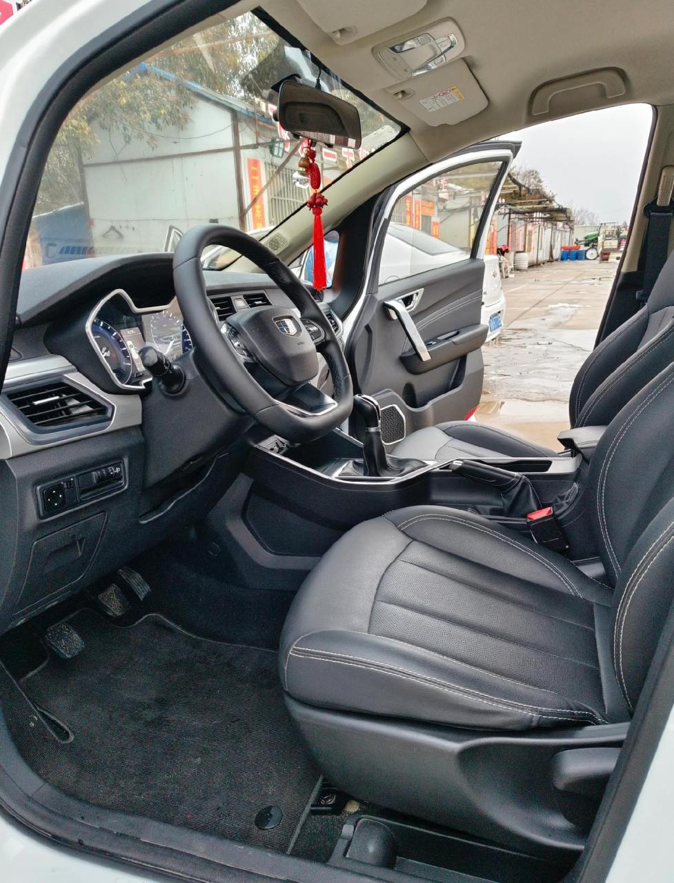 刚刚到20年差几天吉利远景x3手动挡suv越野代步省油小车,本地老板一手