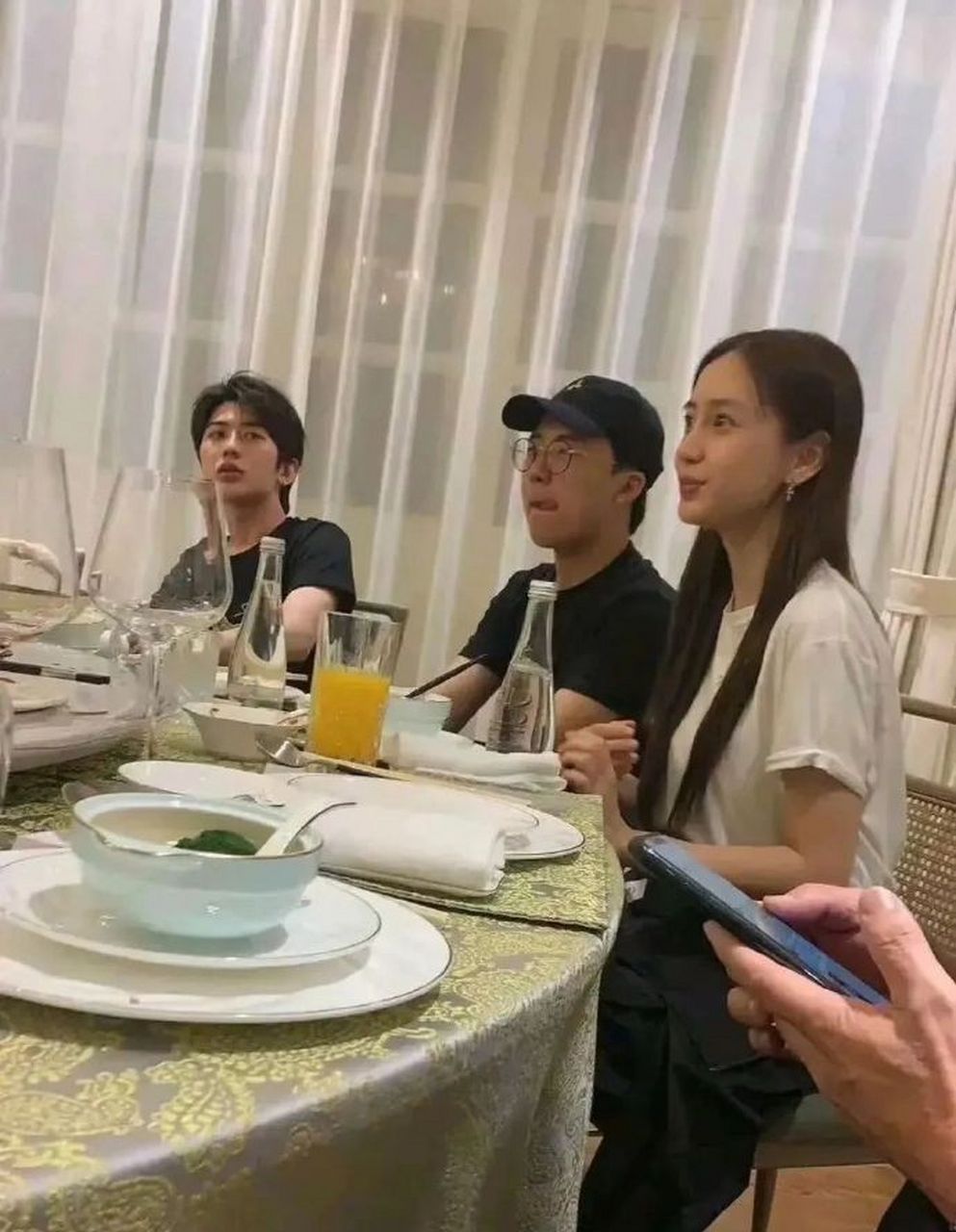 明星私下饭局,原来都是素颜的状态