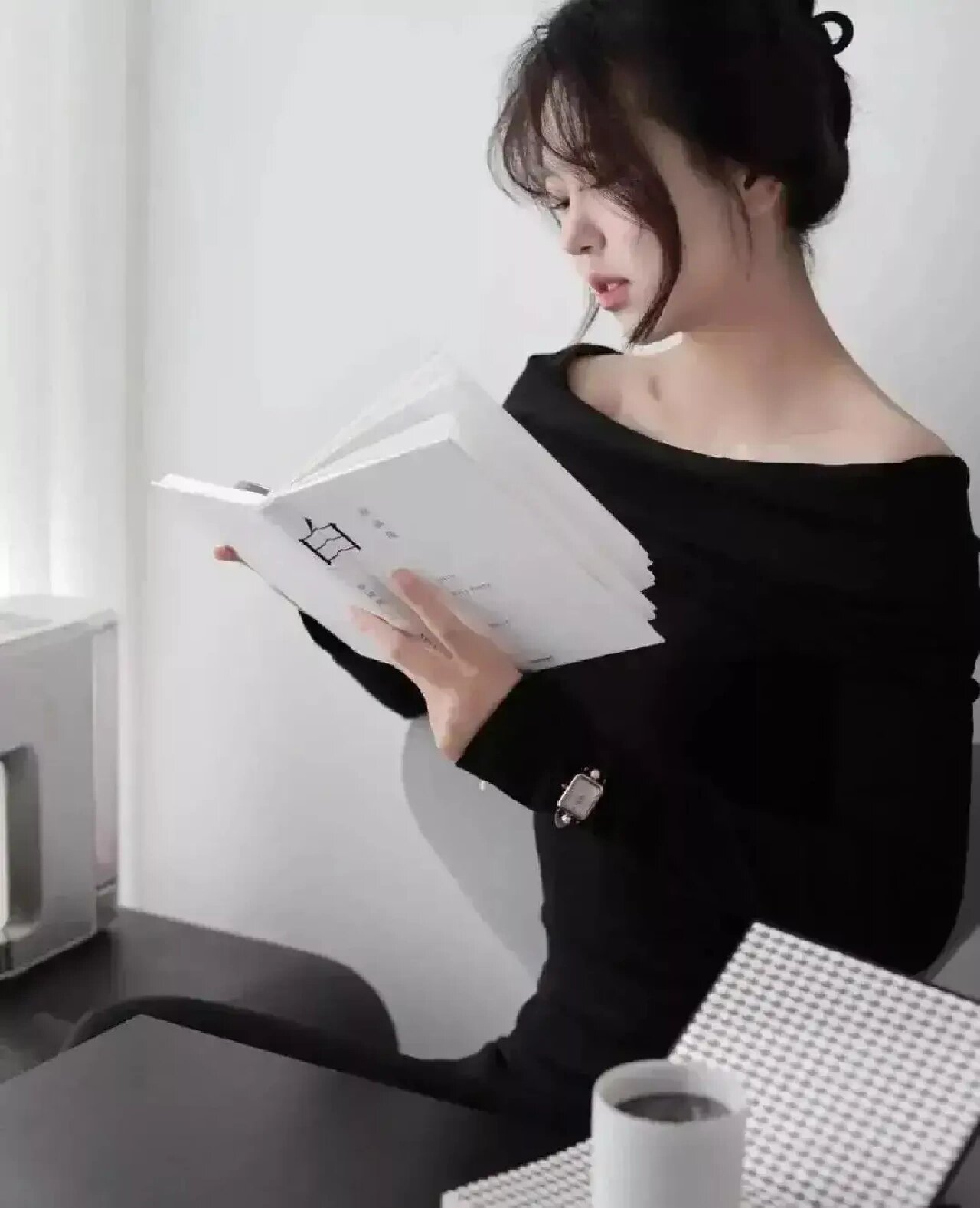 爱读书的女人有魅力 "你现在的气质里,藏着你走过的路,读过的书和爱过