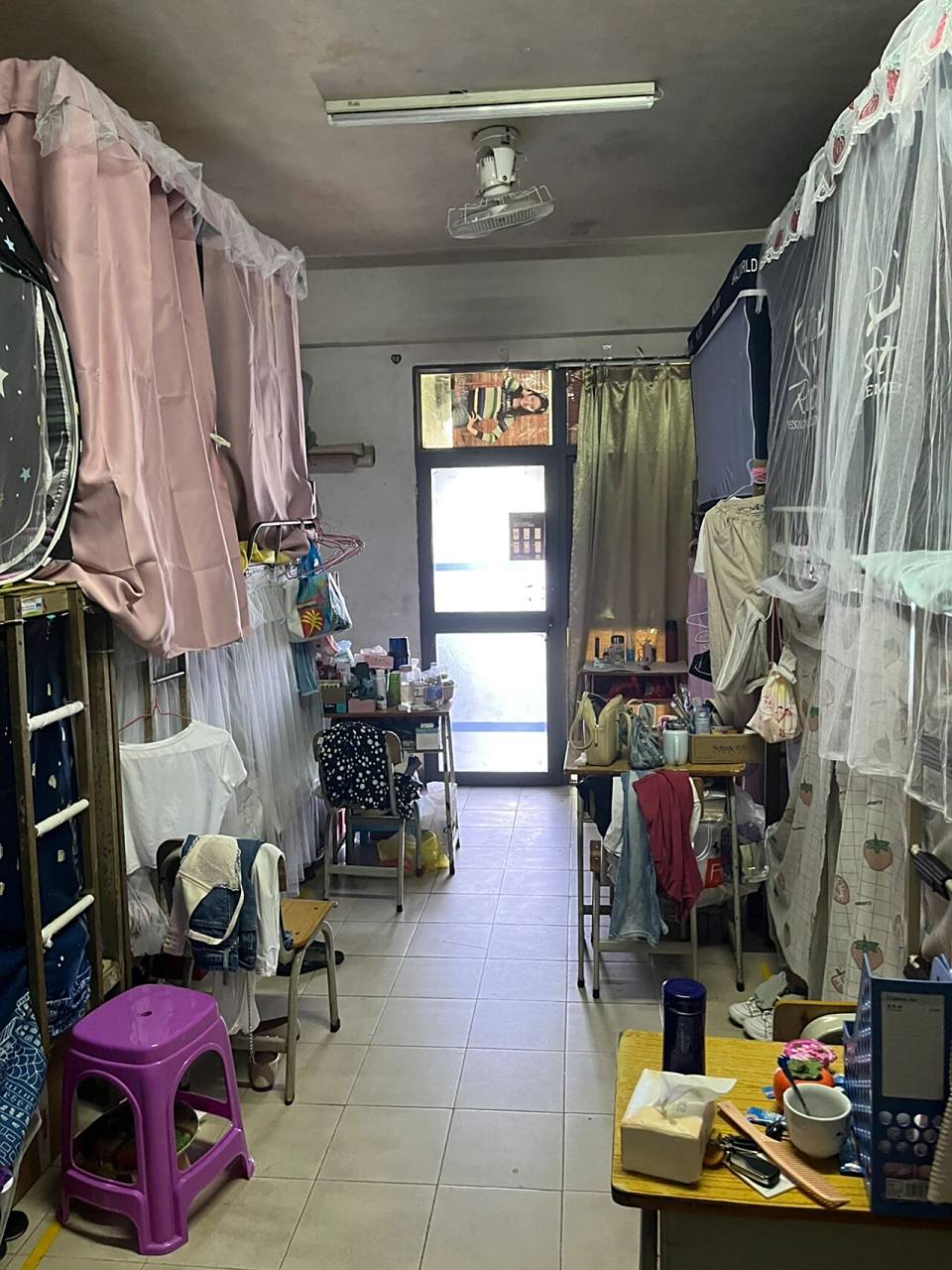 龙华富士康正式工宿舍  来富士康两个多月了,现在有点想跑路了,刚从