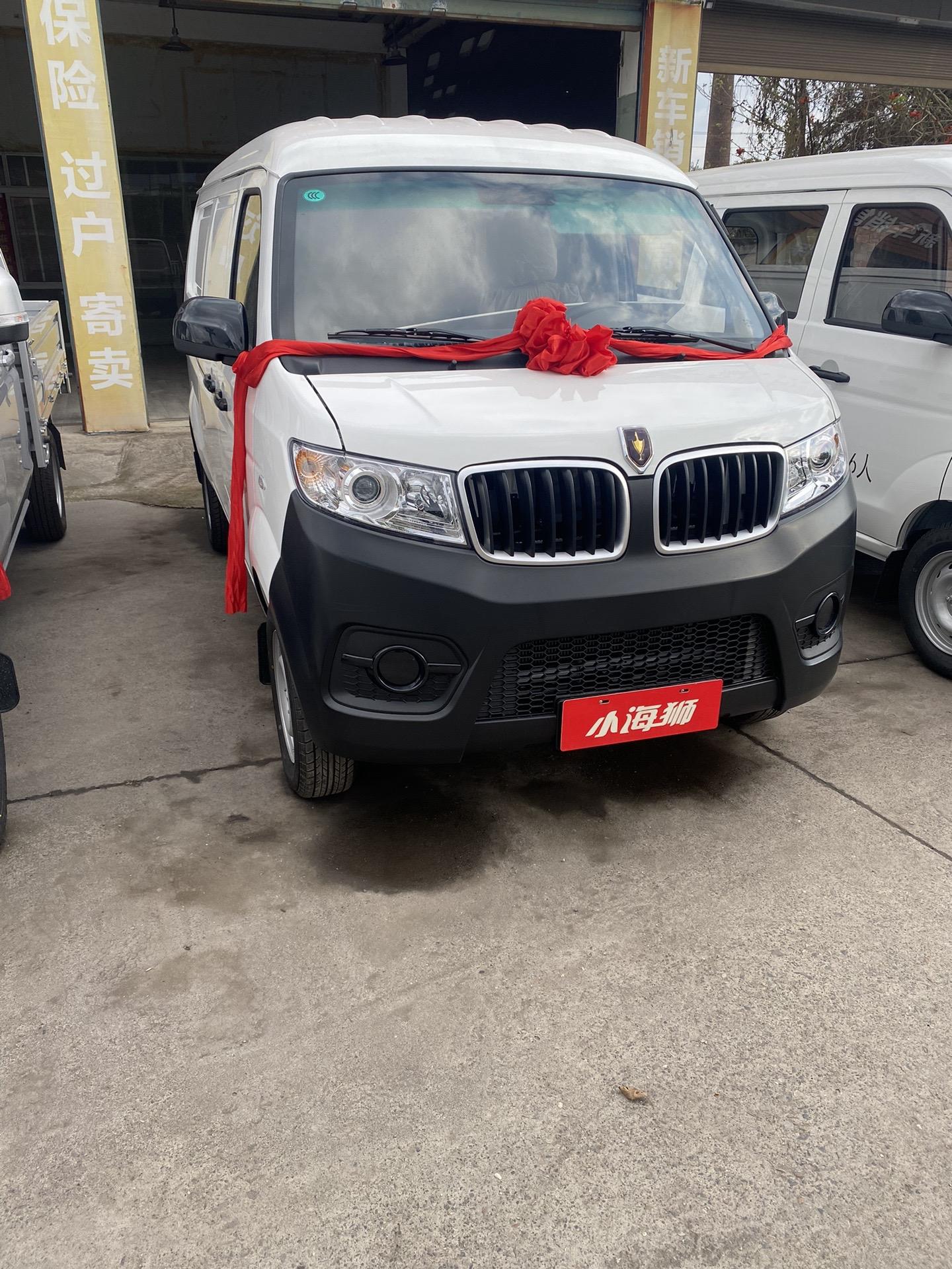 金杯6座/7座面包车,新车落地39900元,包含购置税,保险,上牌