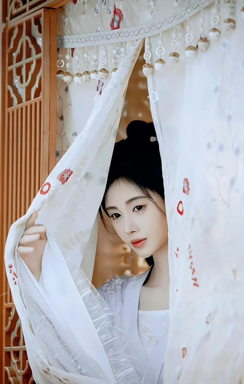 鞠婧祎这造型太美了 出水芙蓉真的好美啊