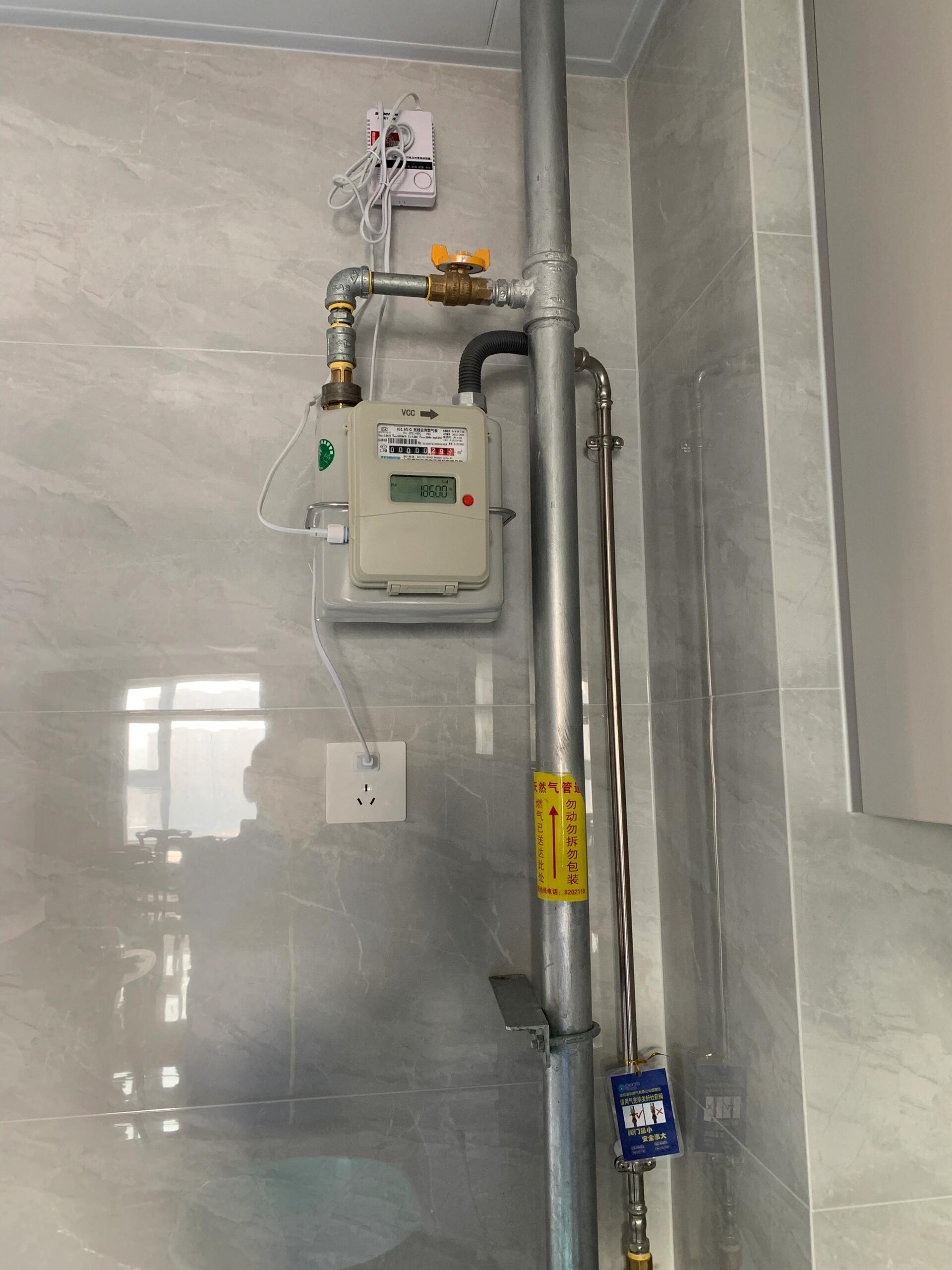 装修:安装燃气表和报警器