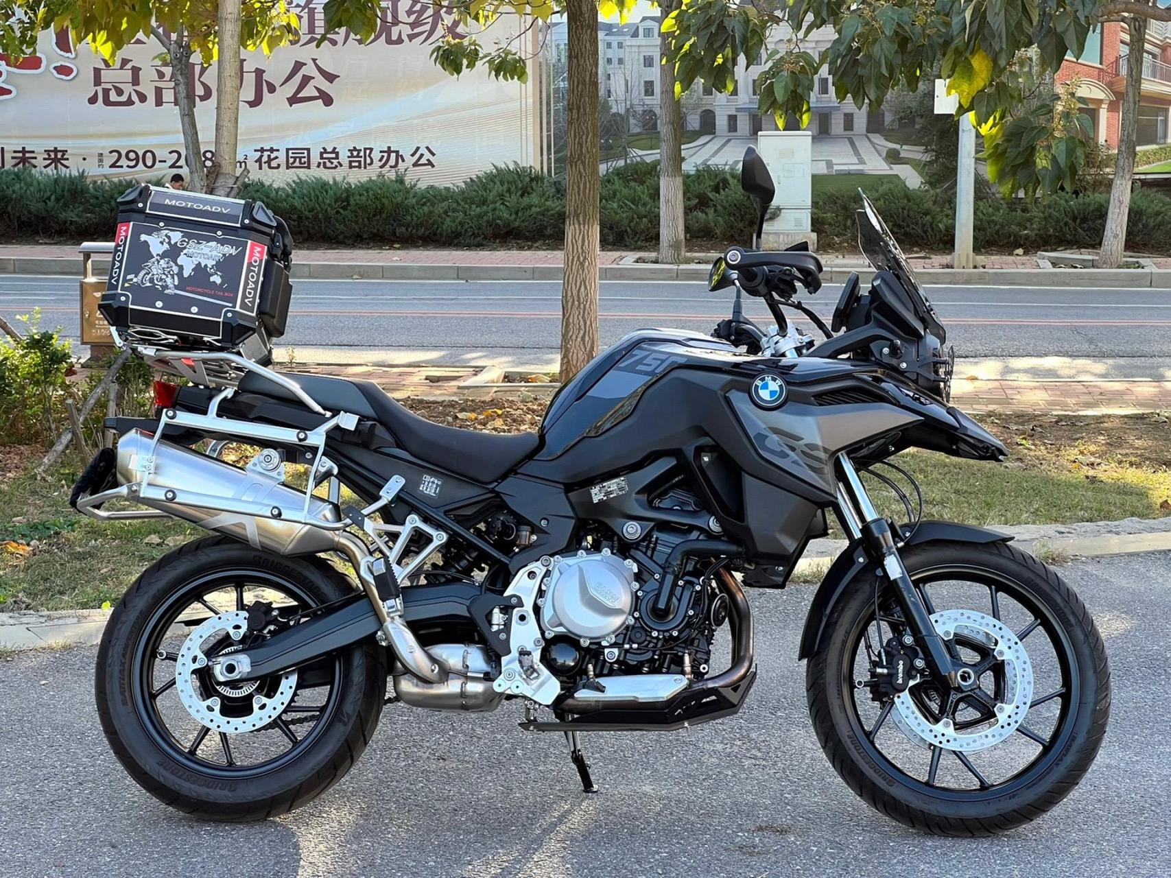 新到23年宝马750gs三黑版 900公里准新车