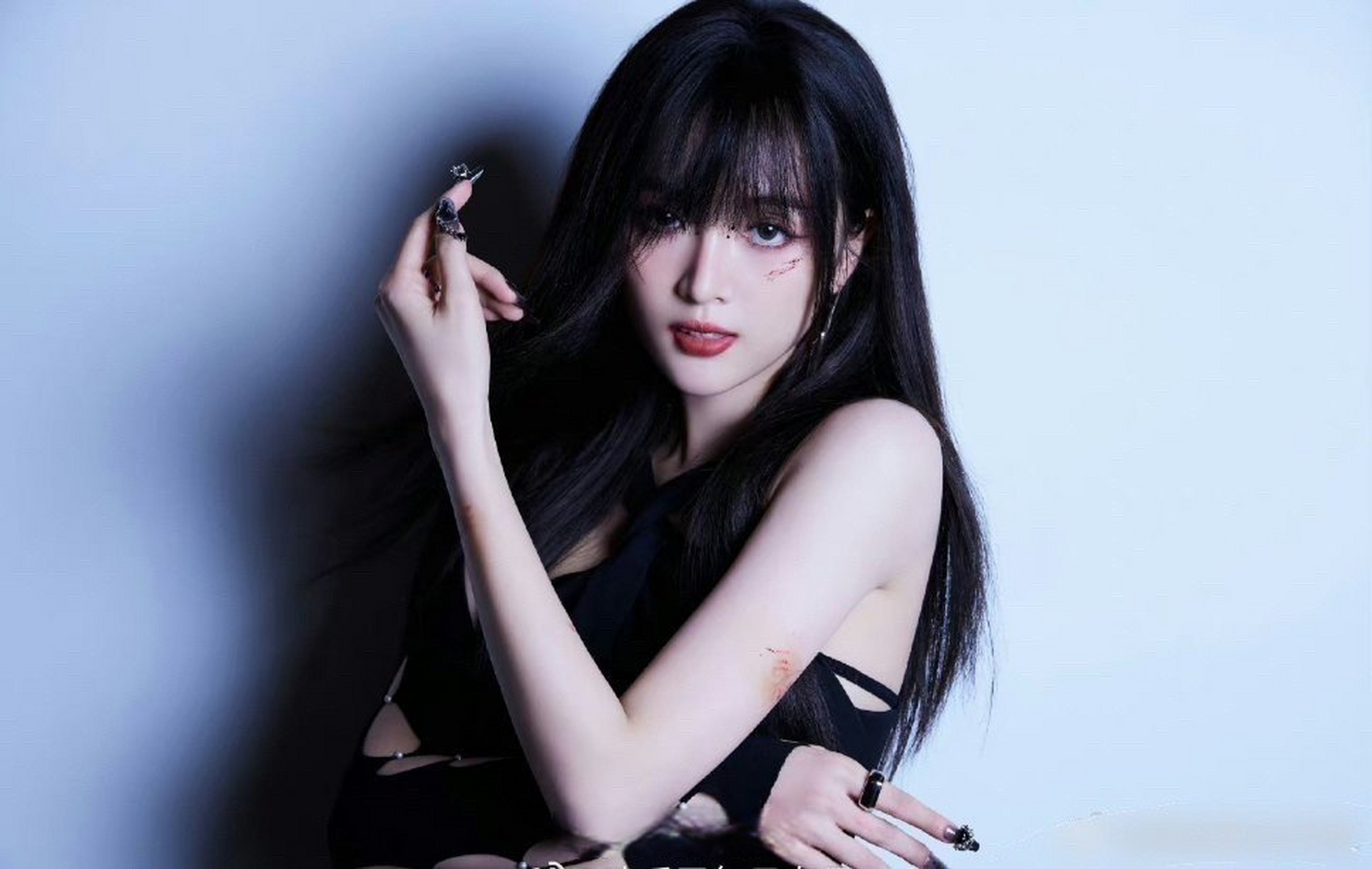 今晚乐华家族演唱会上,程潇 孟美岐 吴宣仪今天的造型,你喜欢哪位美女