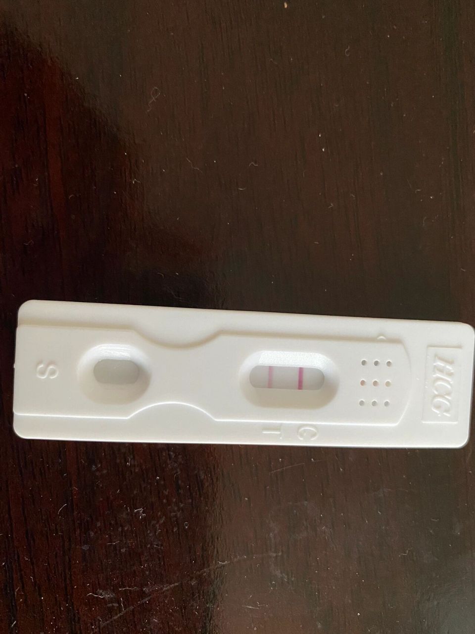 例假推迟两天了,今天测出来两道杠,这是怀孕了吗02